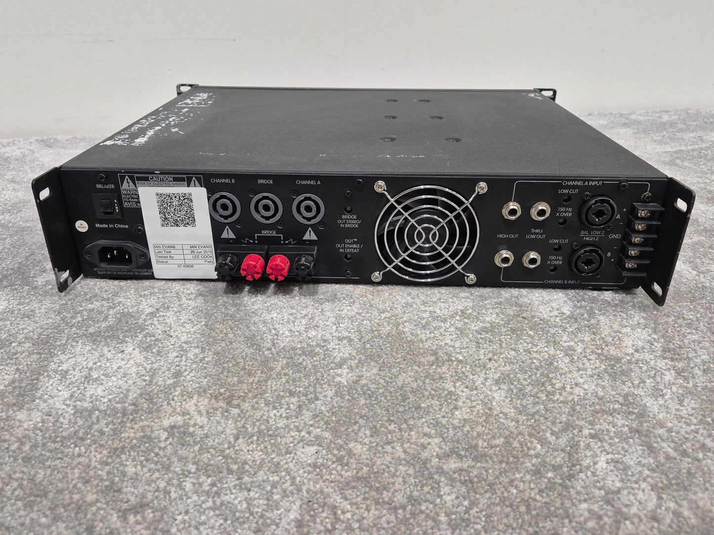 Peavey PV 1500 - 500-watts Stereo Power Amplifier