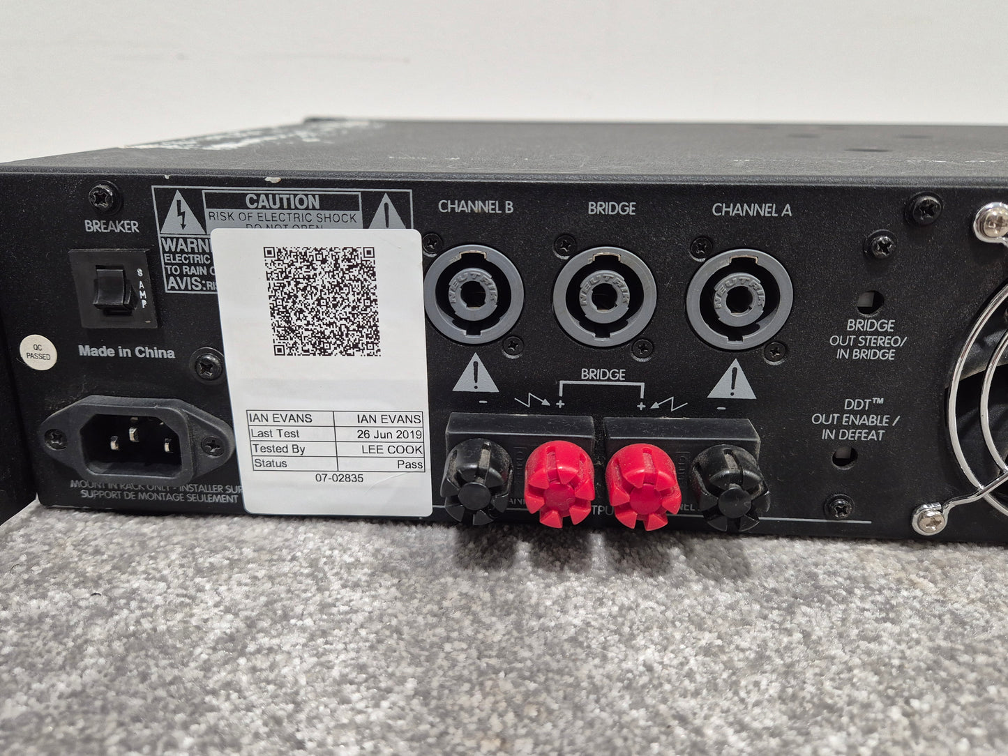 Peavey PV 1500 - 500-watts Stereo Power Amplifier