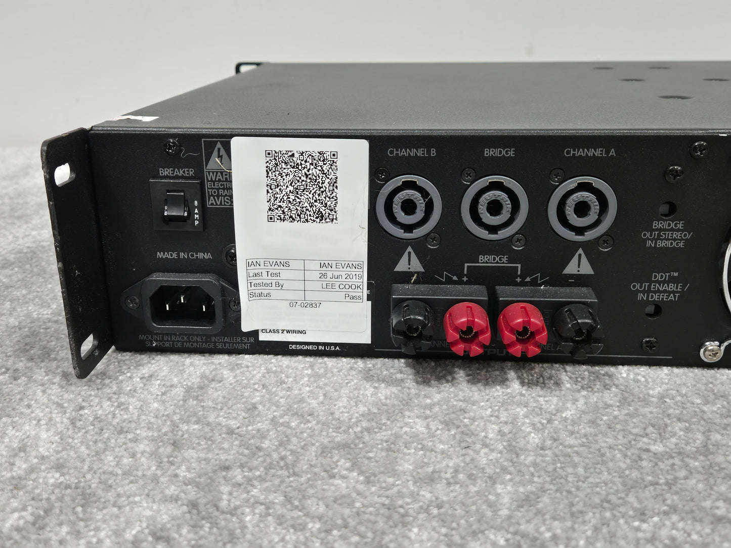 Peavey PV 2600 - Powerful 2-Channel Power Amplifier