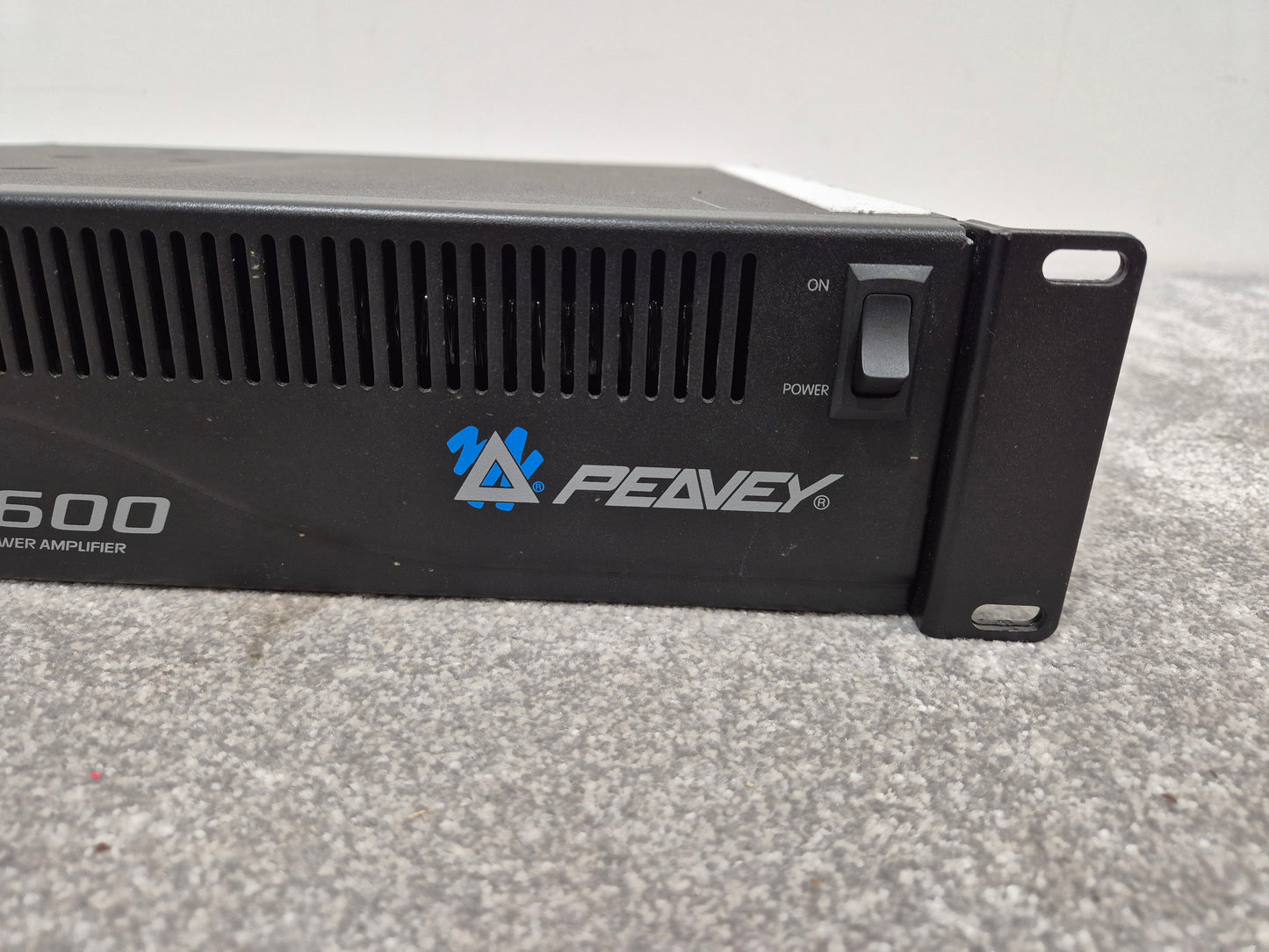 Peavey PV 2600 - Powerful 2-Channel Power Amplifier w/ Manual