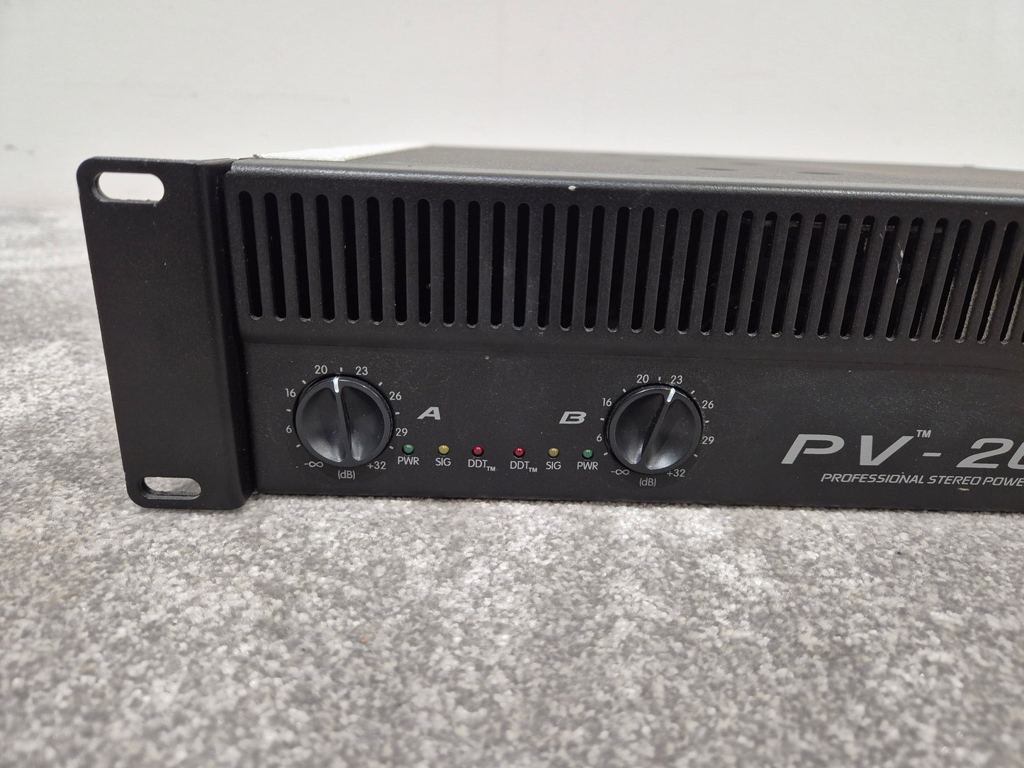 Peavey PV 2600 - Powerful 2-Channel Power Amplifier w/ Manual