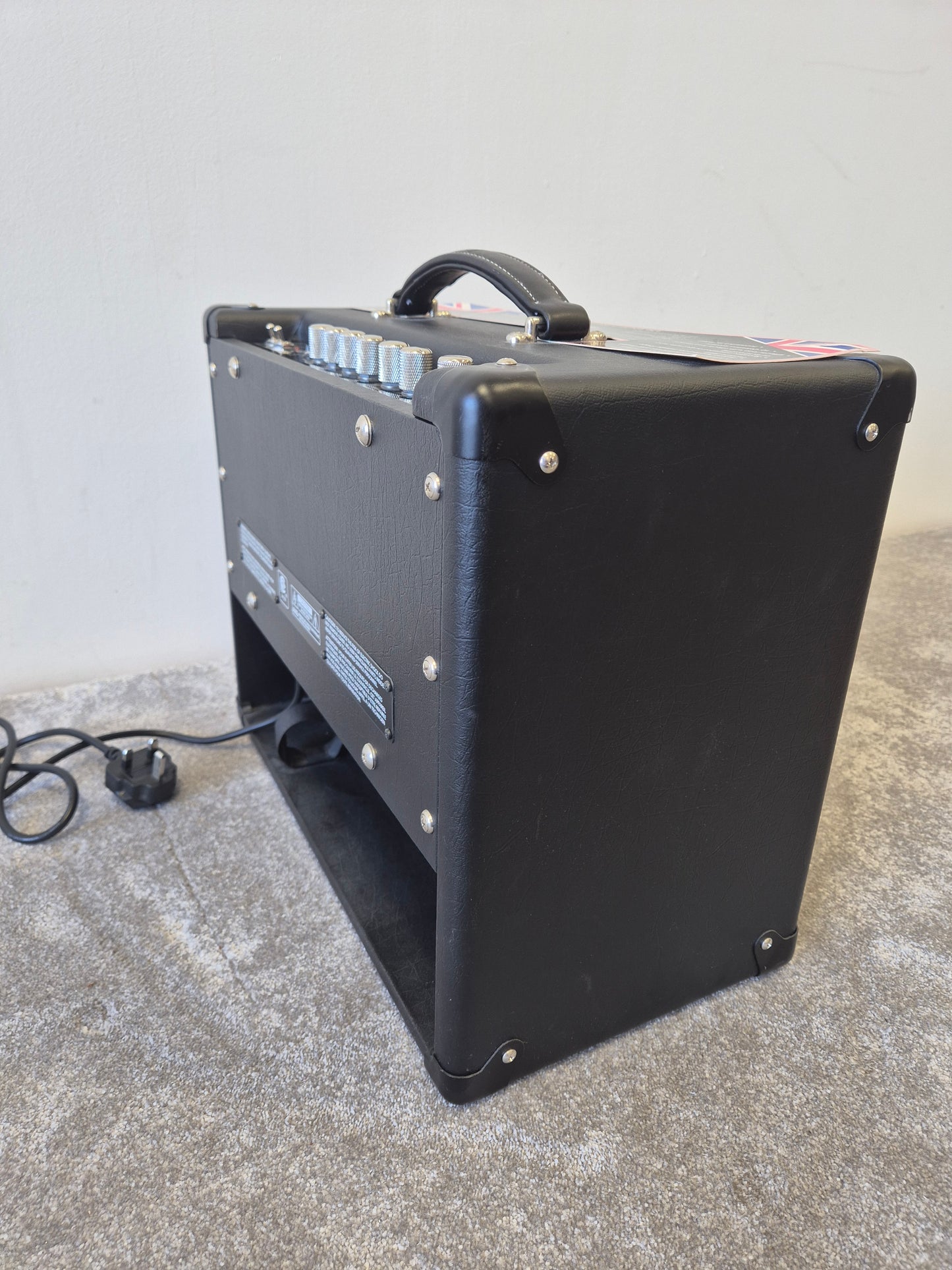 Blackstar HT 5 - Low-Wattage Valve Combo Guitar Amplifier