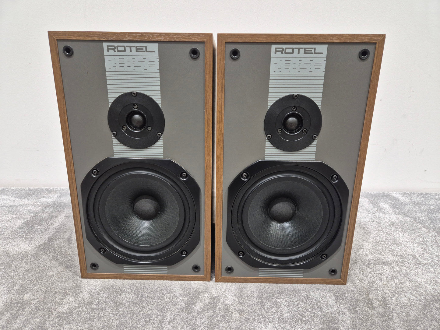 Rotel RL 850 - 50-watts Bookshelf Speakers (Pair)