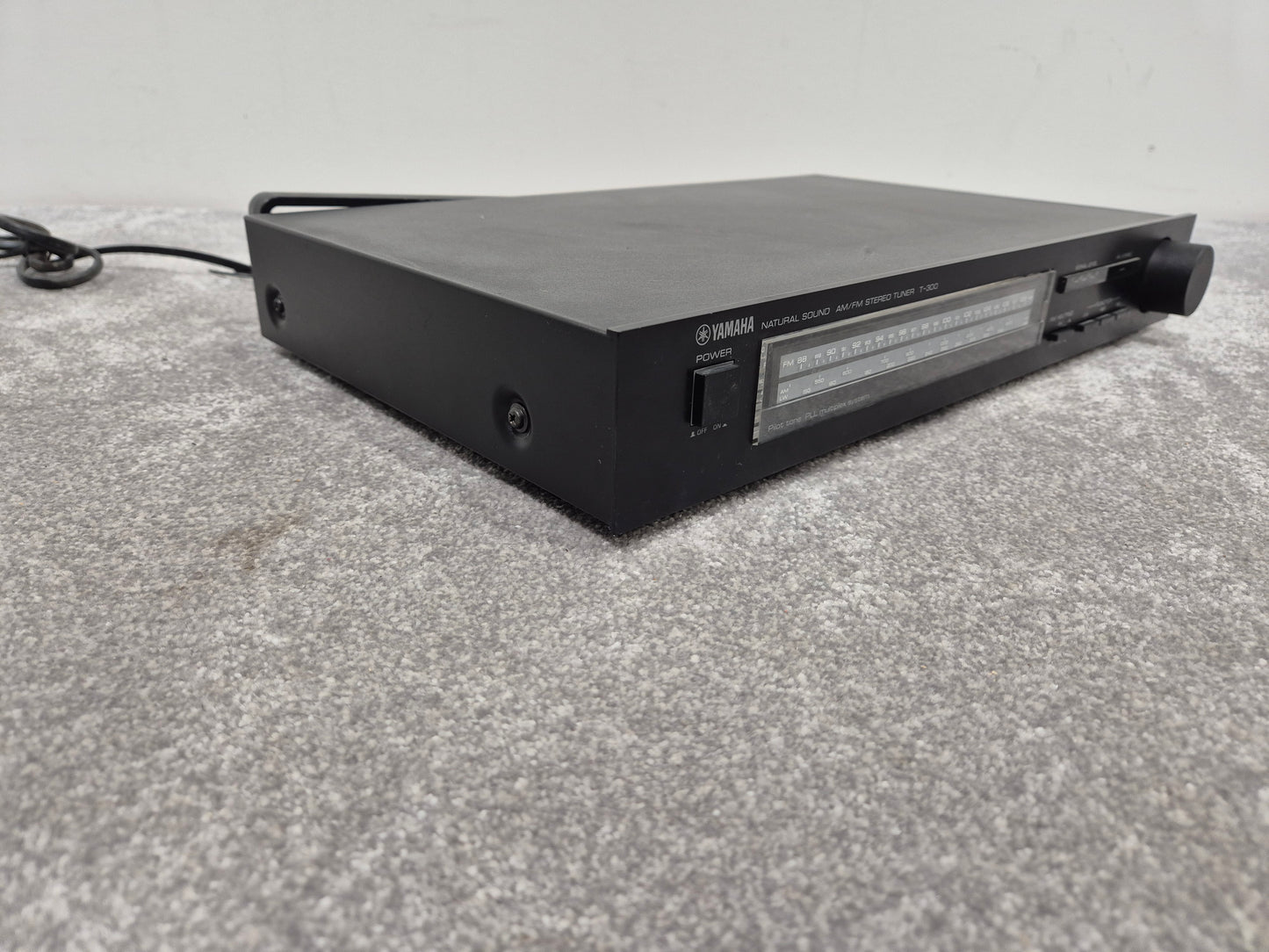 Yamaha T-300 - 1983 AM/FM Stereo Tuner
