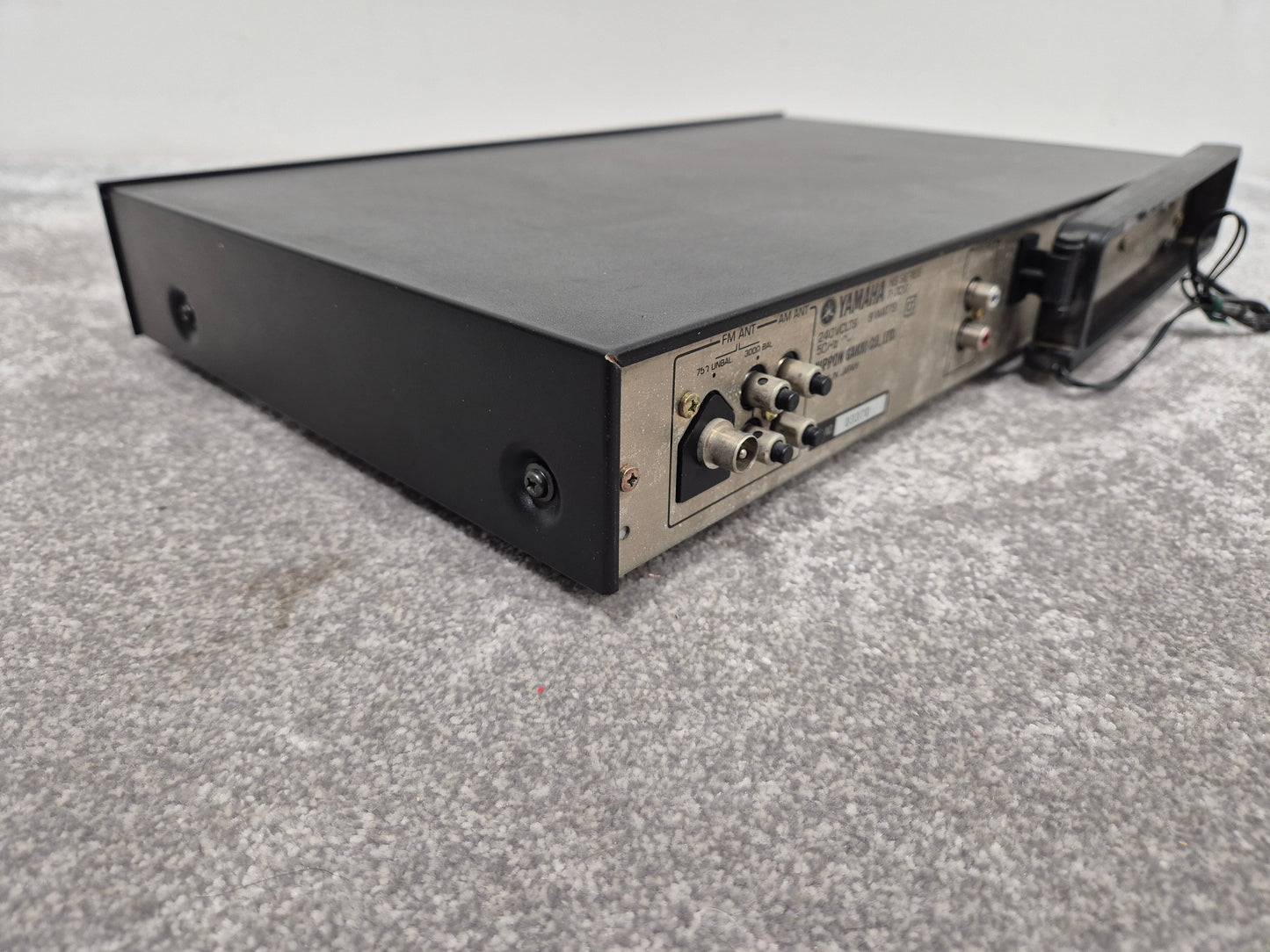 Yamaha T-300 - 1983 AM/FM Stereo Tuner