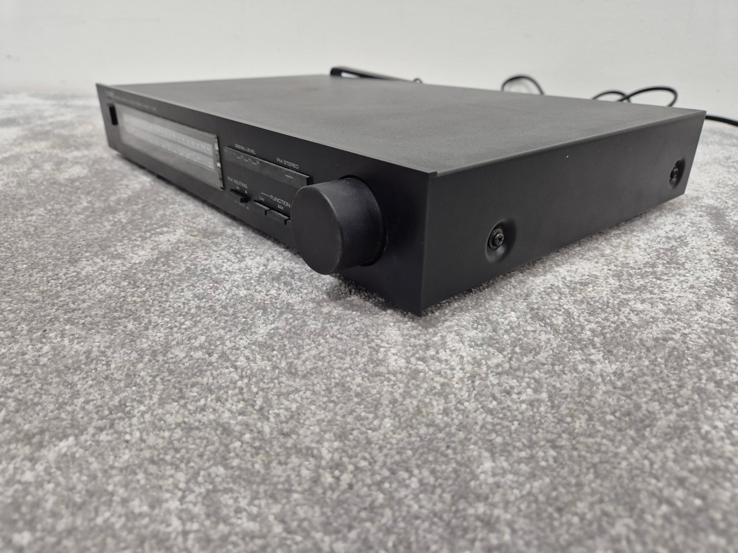 Yamaha T-300 - 1983 AM/FM Stereo Tuner - Vintage Audio Excellence - Excellent w/ Power Supply & Tuner aerial and cables