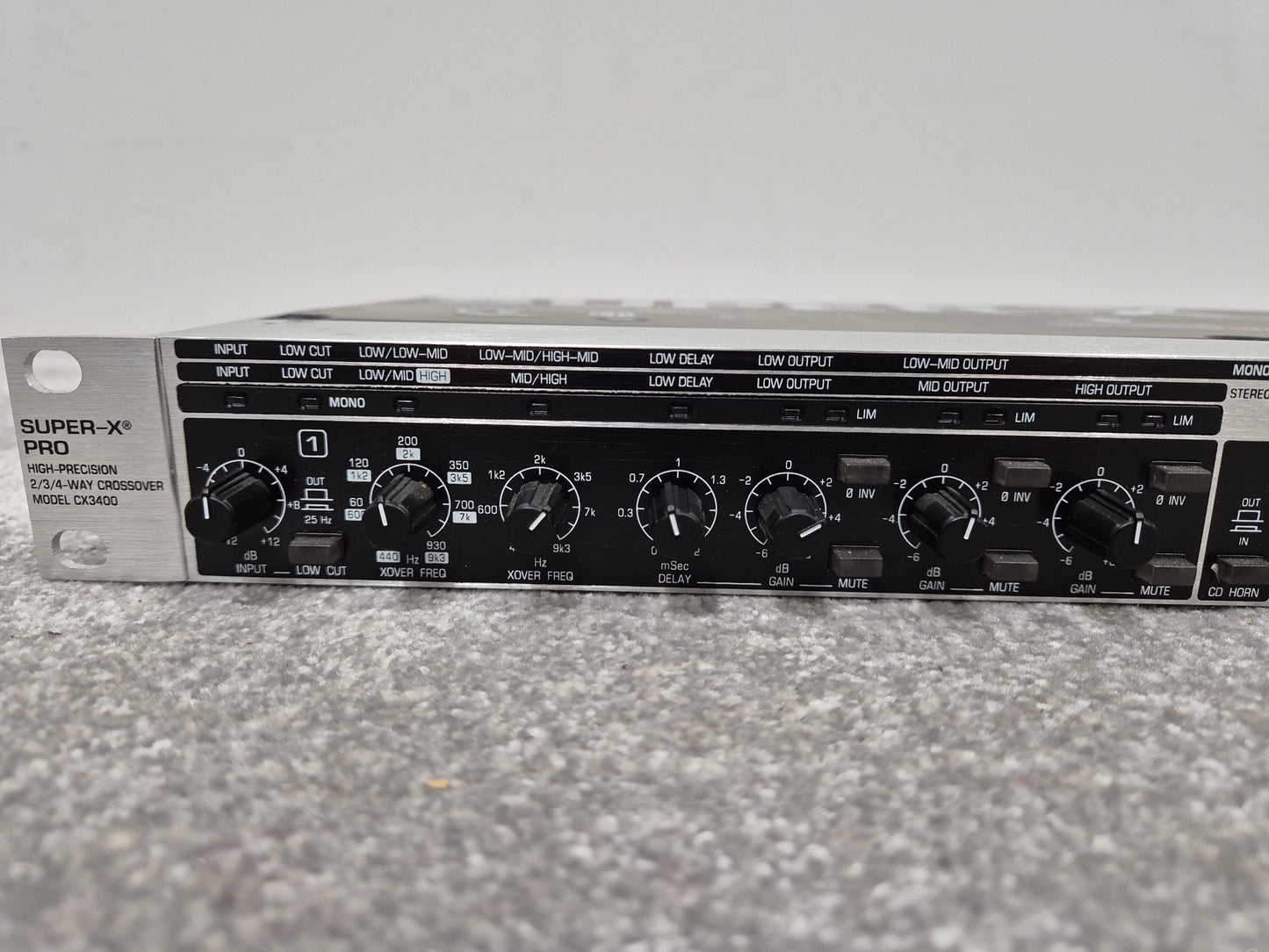 Behringer CX3400 V2 Super-X - High-Precision Stereo Crossover