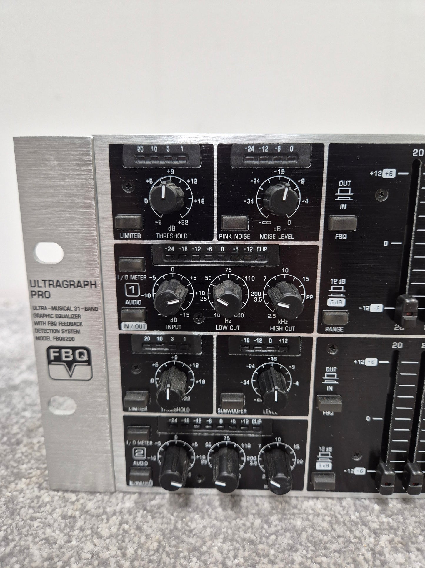 Behringer ULTRAGRAPH PRO FBQ6200HD - 31-Band Stereo Graphic Equalizer