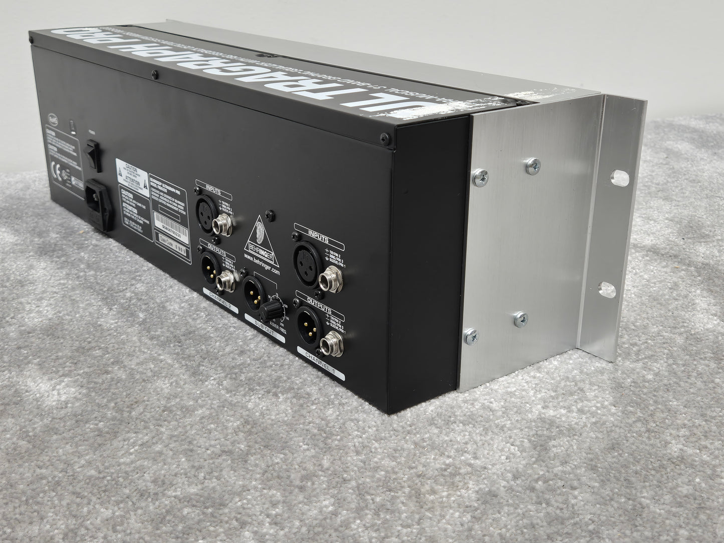 Behringer ULTRAGRAPH PRO FBQ6200HD - 31-Band Stereo Graphic Equalizer