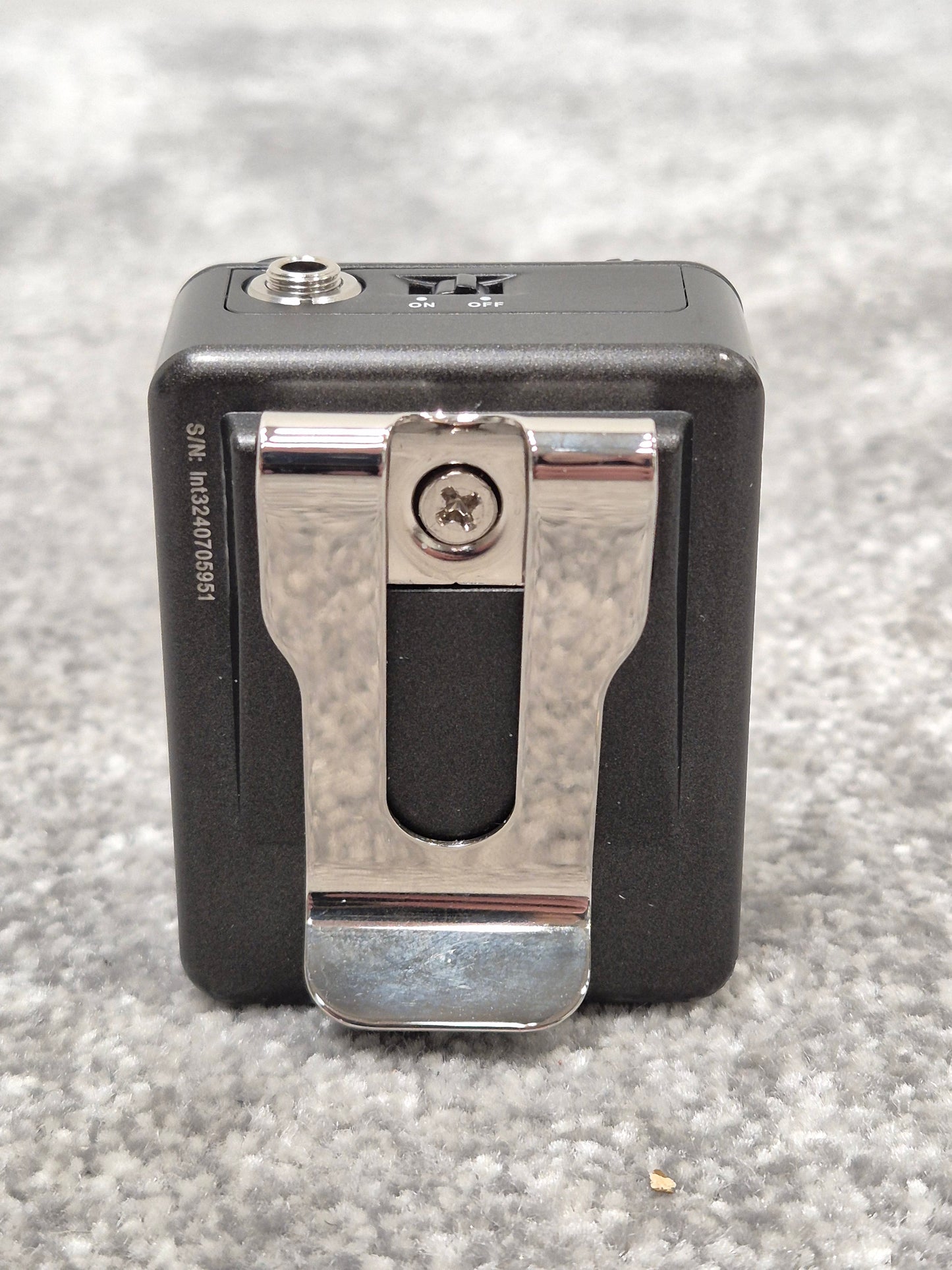 Xvive U4 - 2.4 GHz Wireless In-Ear Monitoring Solution w/ Original Box