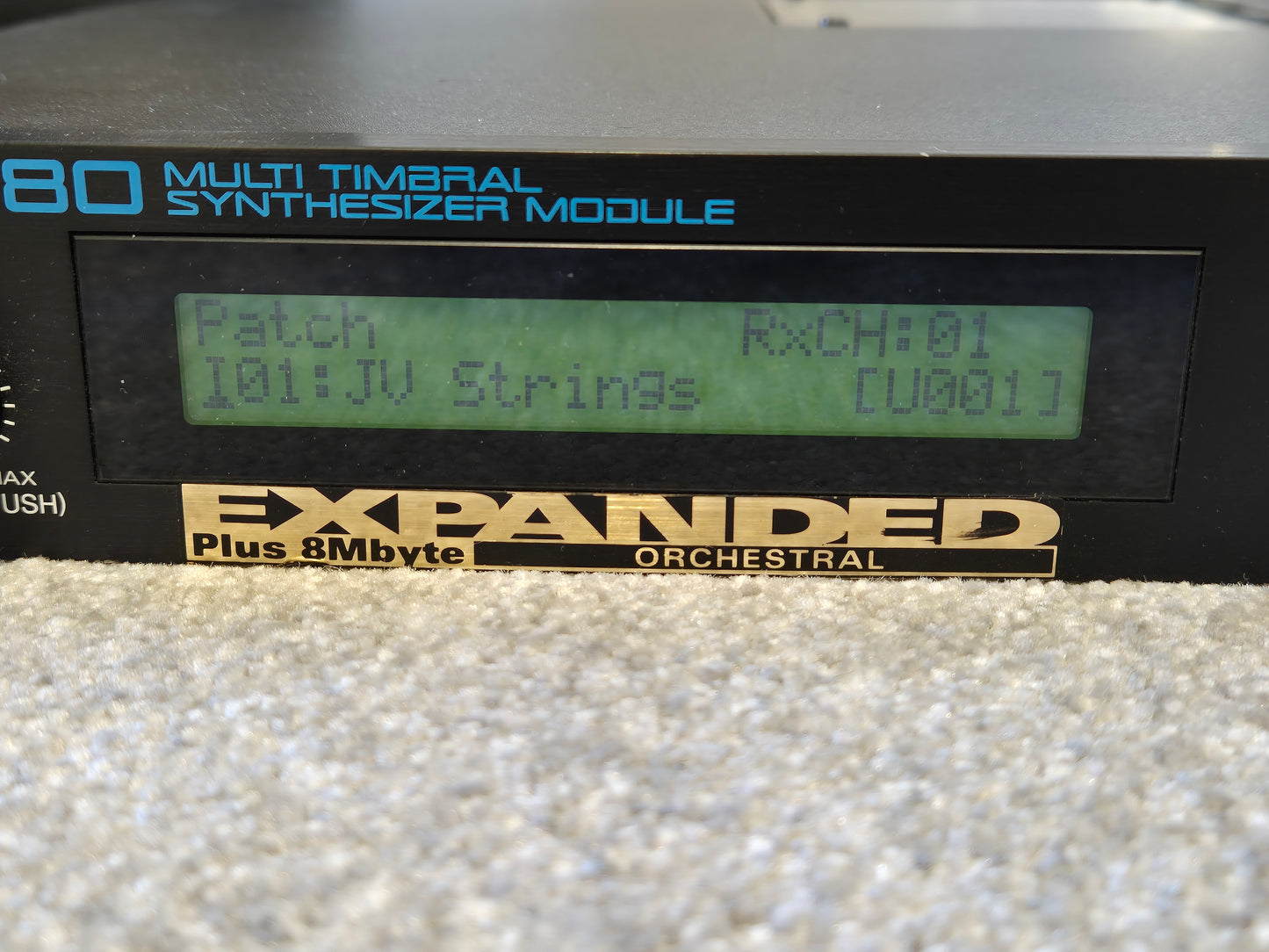 Roland JV-880 - 1U Rackmount Synthesizer Module