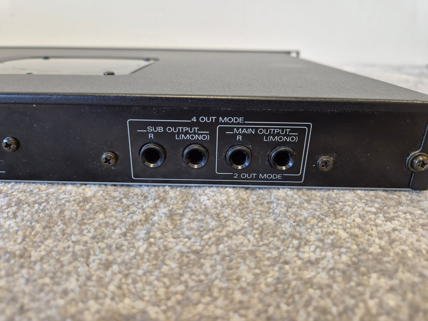 Roland JV-880 - 1U Rackmount Synthesizer Module