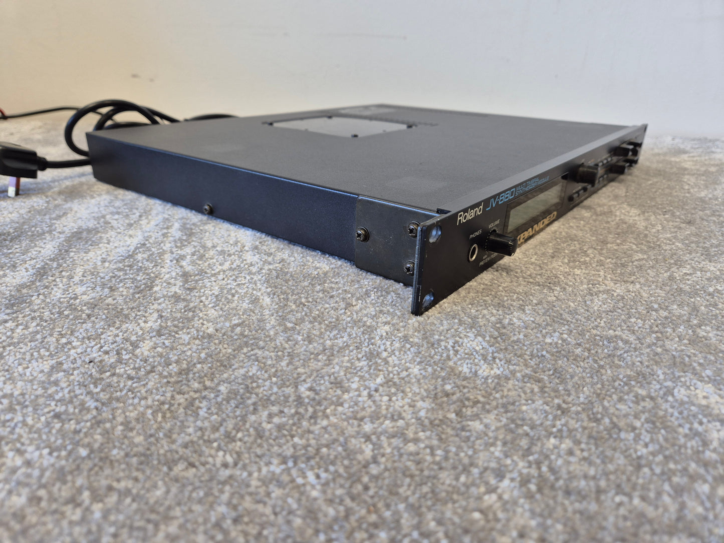 Roland JV-880 - 1U Rackmount Synthesizer Module
