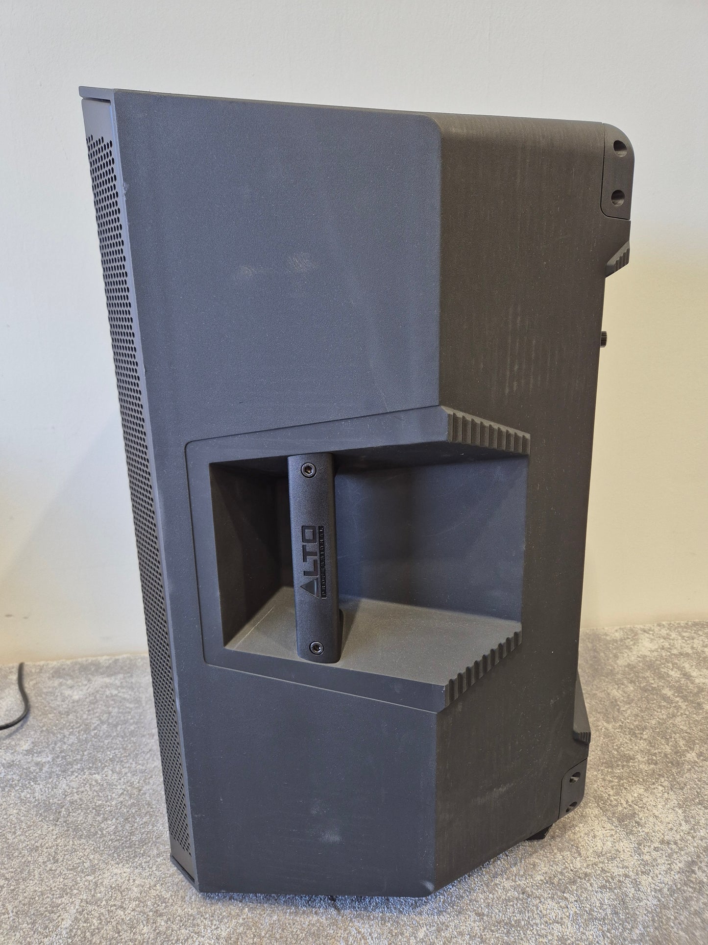 Alto Truesonic TS215 - 1100-watt Active Loudspeaker