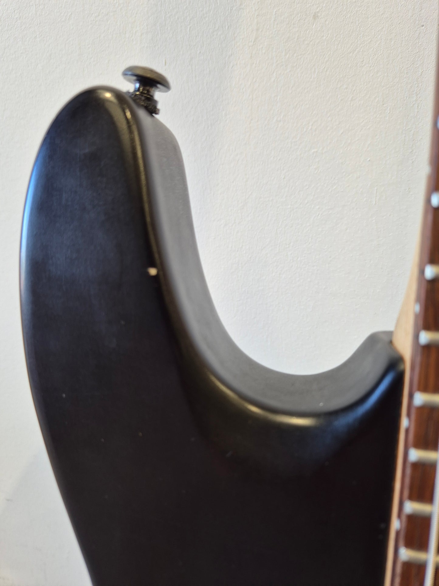 Dean Vendetta X Electric Guitar - Electric Guitar w/ Soft Bag