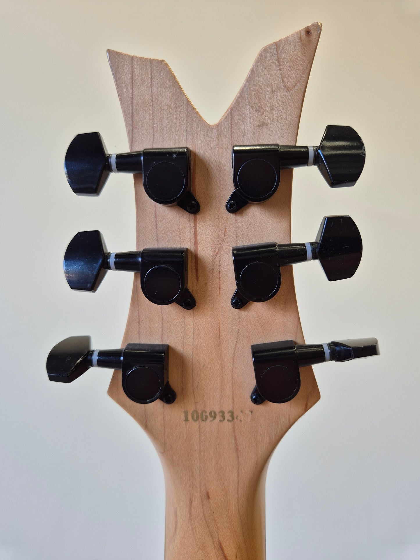 Dean Vendetta X Electric Guitar - Electric Guitar w/ Soft Bag