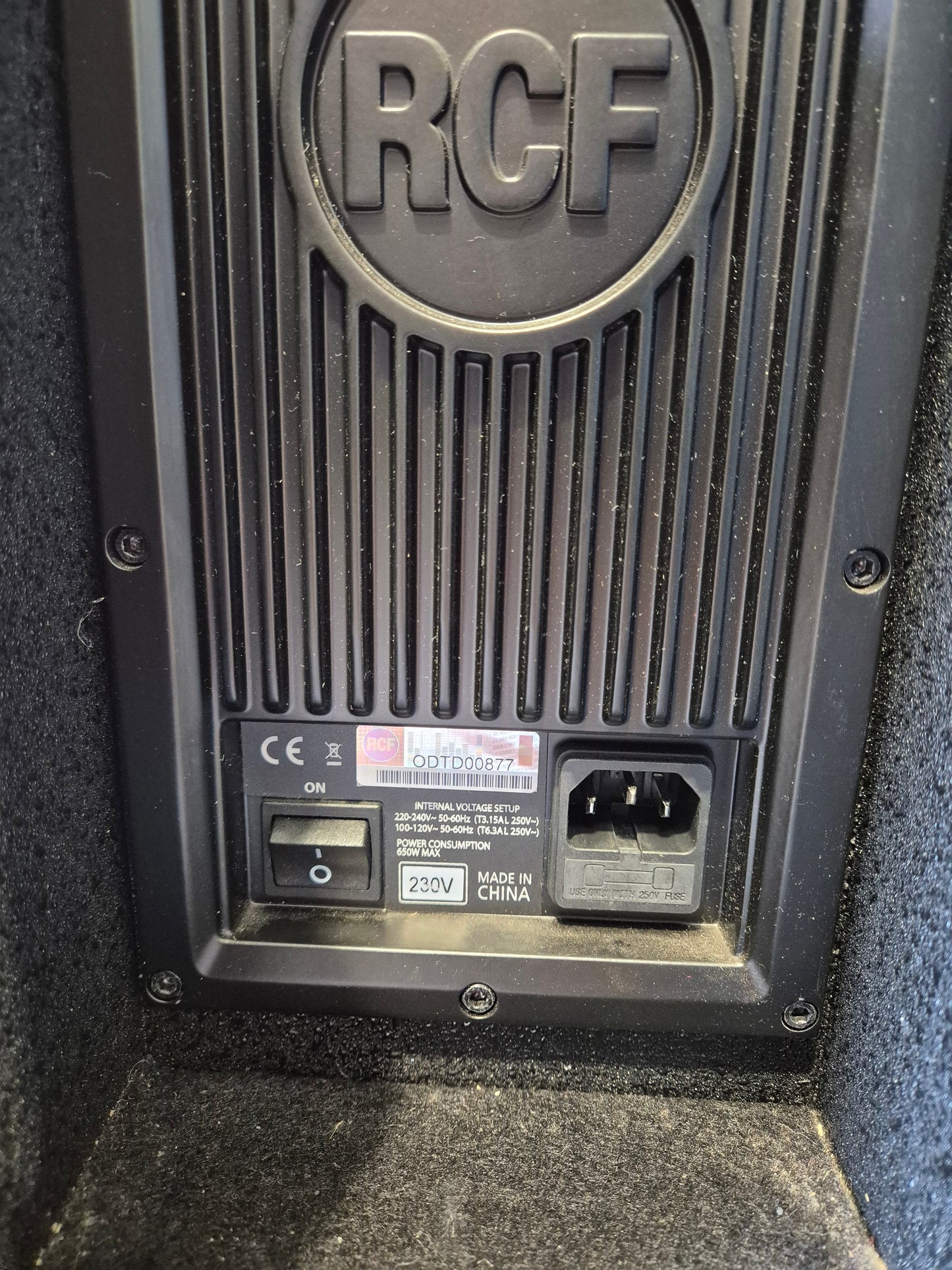 RCF EVOX 8 Active Two-Way Array - Portable Sound System w/ Cover Case