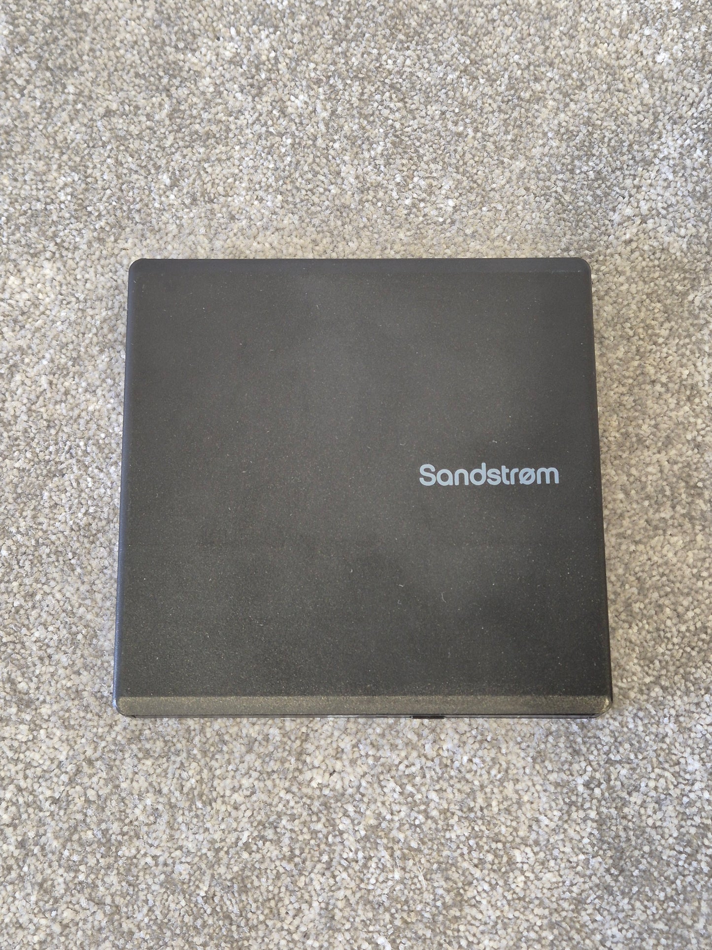 SANDSTROM SEDVDBK22 - External DVD Super Multi CD/DVD Writer w/ Original Box