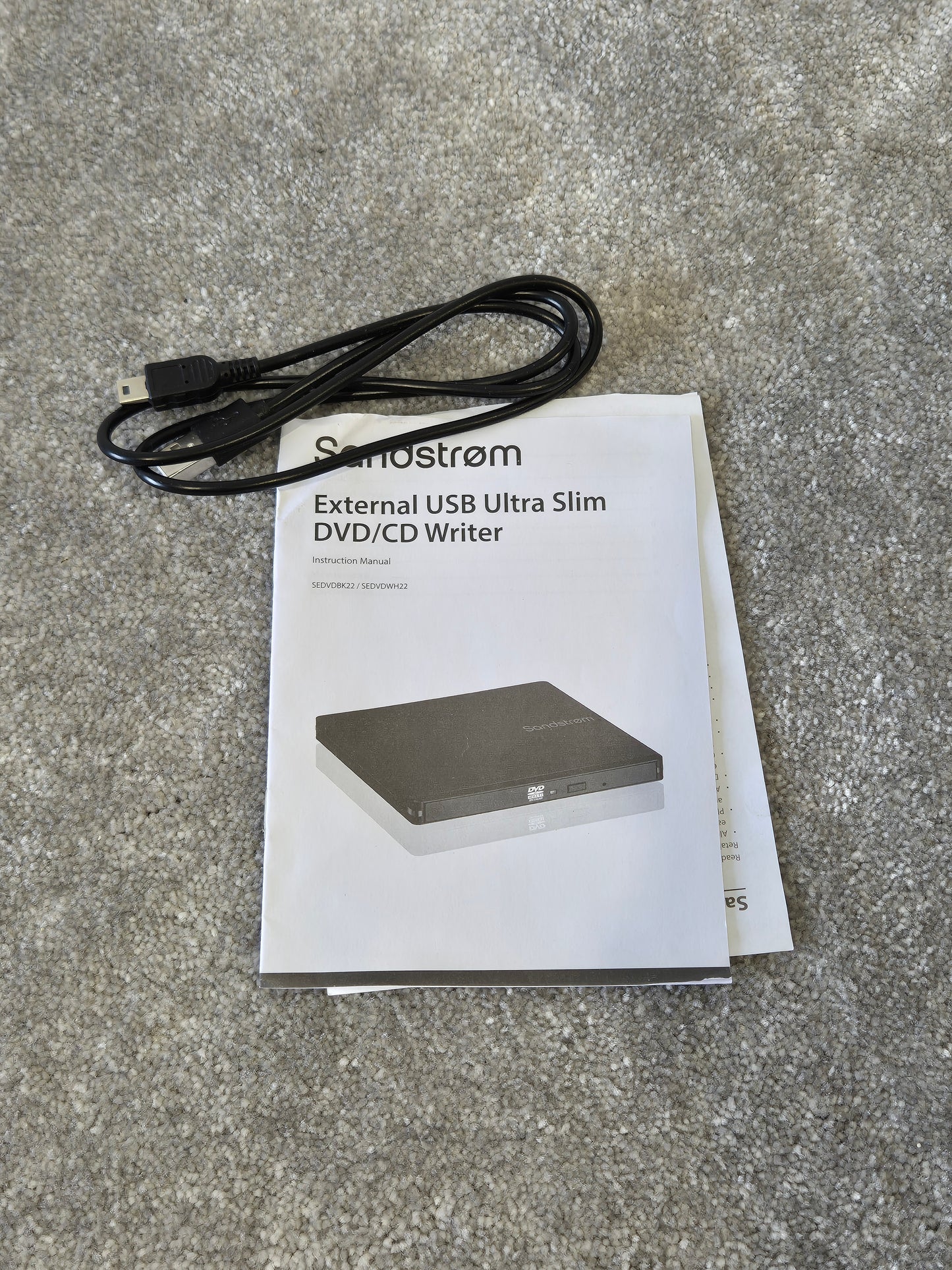 SANDSTROM SEDVDBK22 - External DVD Super Multi CD/DVD Writer w/ Original Box