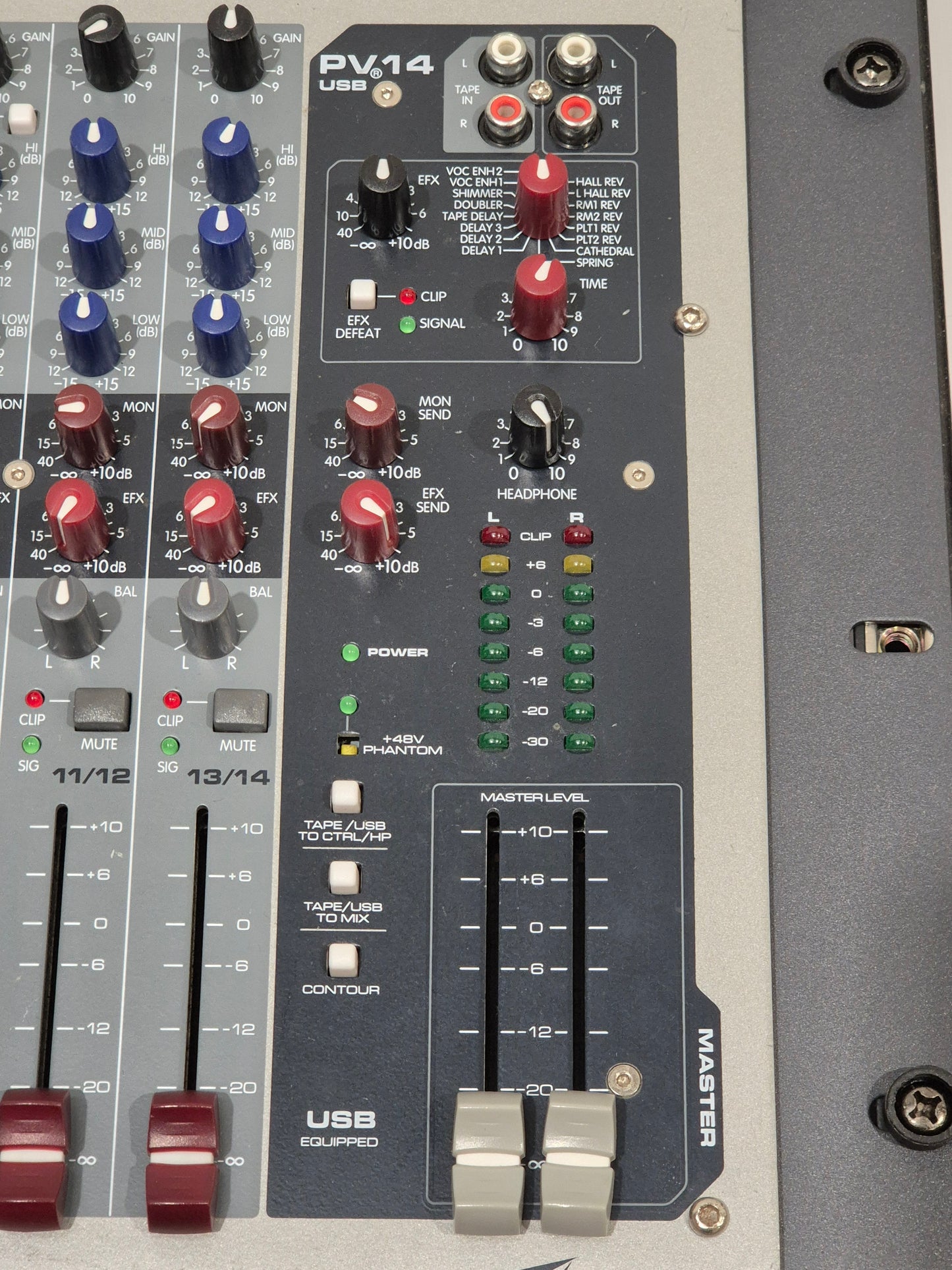 Peavey PV 14 USB - Versatile 14-Channel Mixer w/ Flight Case