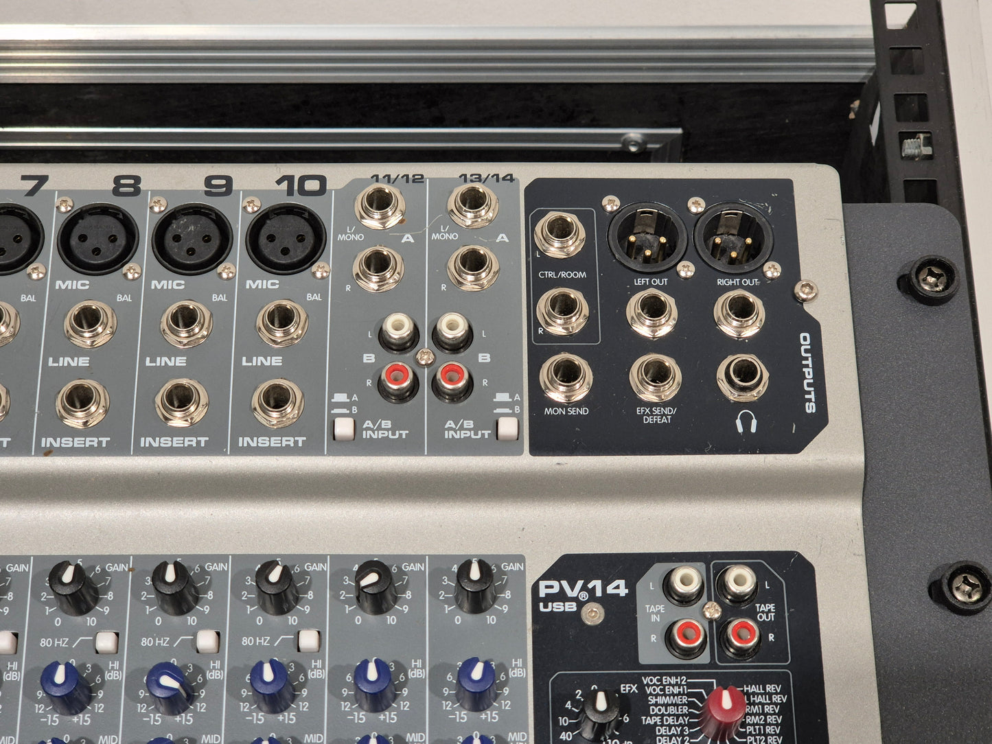 Peavey PV 14 USB - Versatile 14-Channel Mixer w/ Flight Case