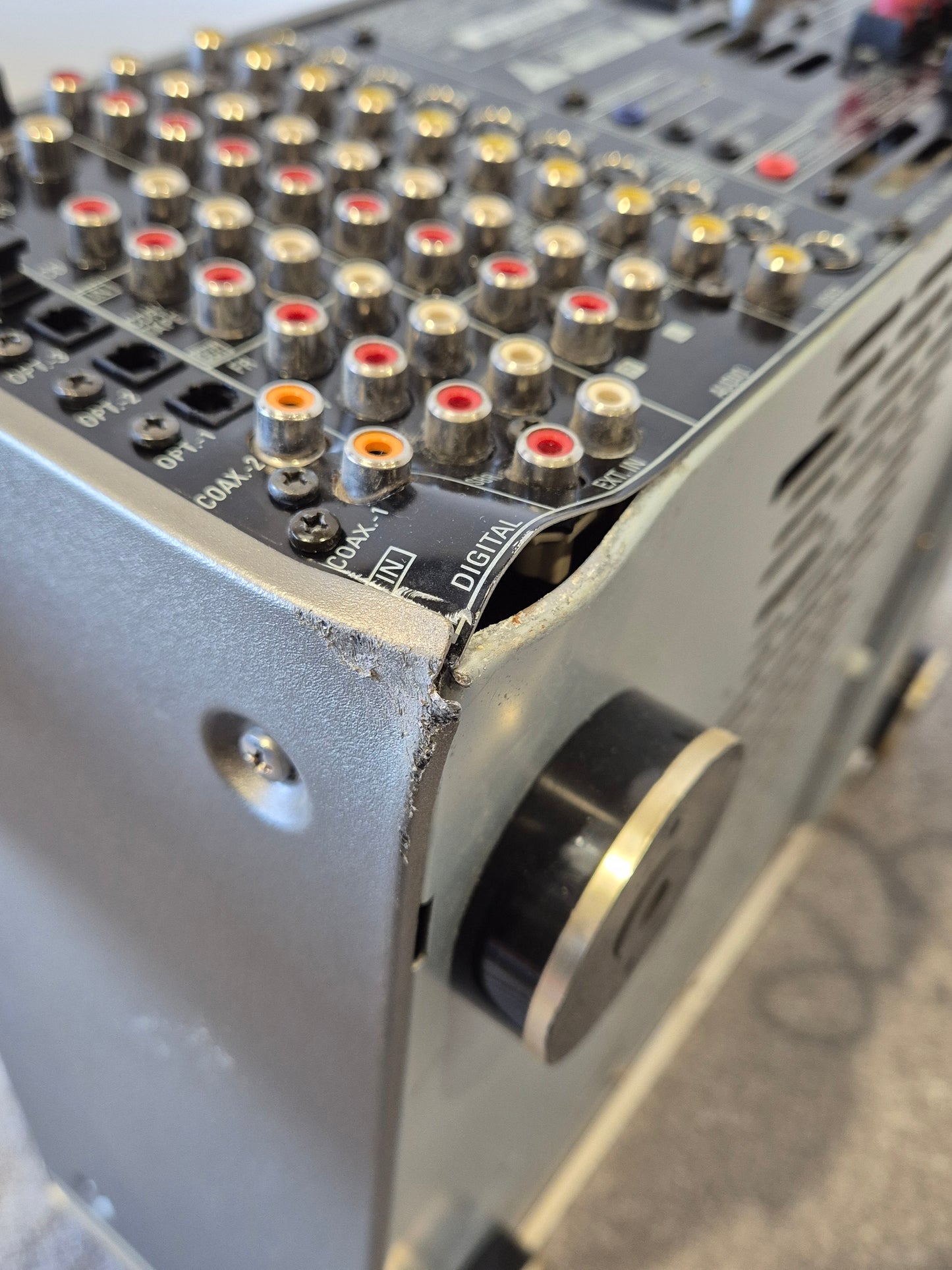 Denon AVR-2803 - 6.1 Channel AV Receiver (Spares or Repairs)