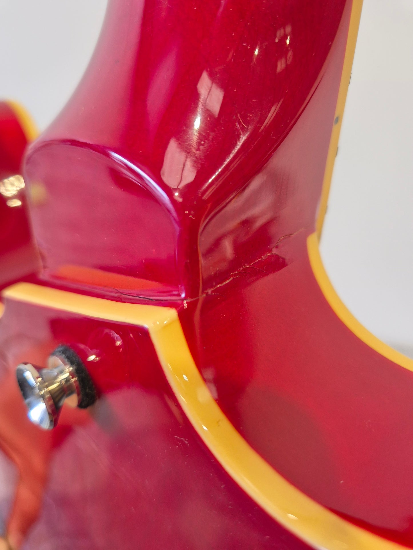Vintage VSA500 - Semi-Hollow Body Electric Guitar - Red