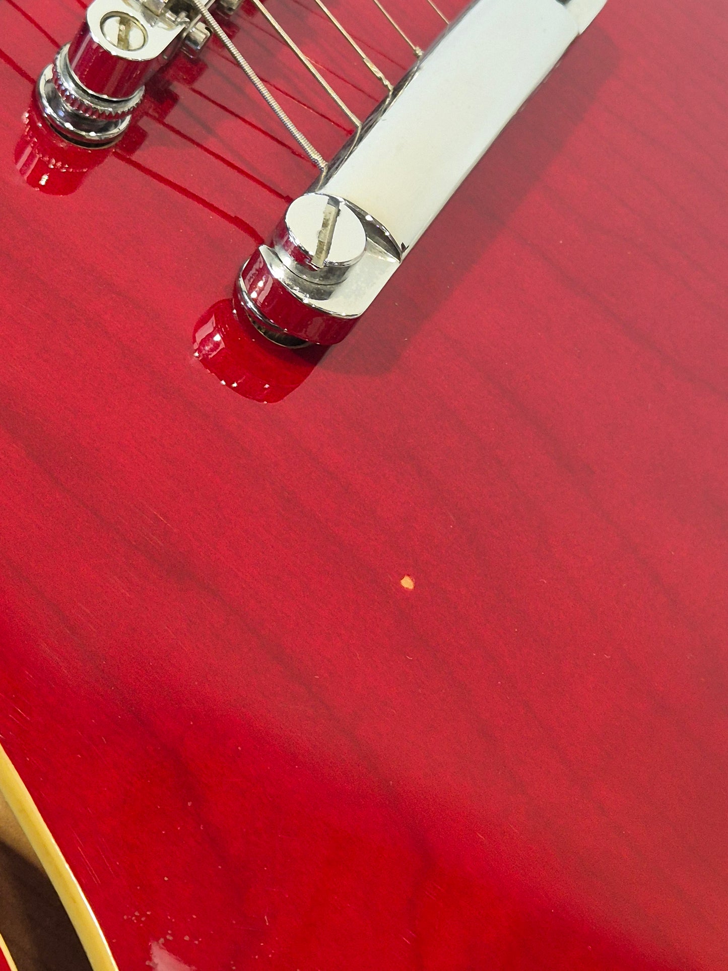 Vintage VSA500 - Semi-Hollow Body Electric Guitar - Red