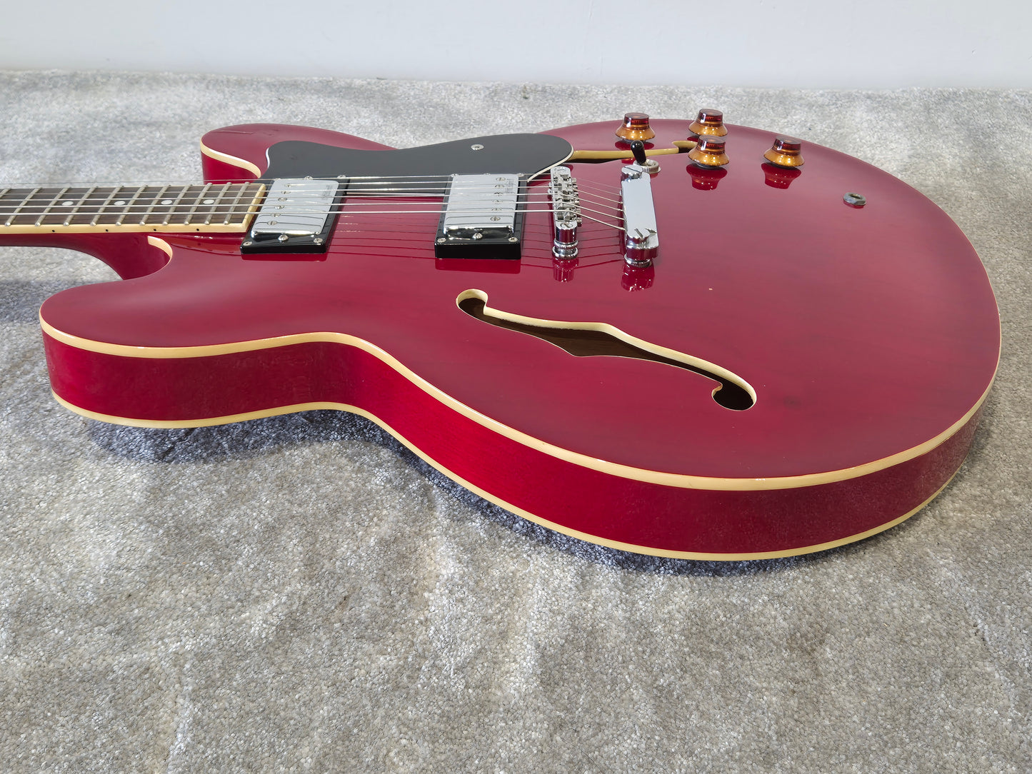 Vintage VSA500 - Semi-Hollow Body Electric Guitar - Red