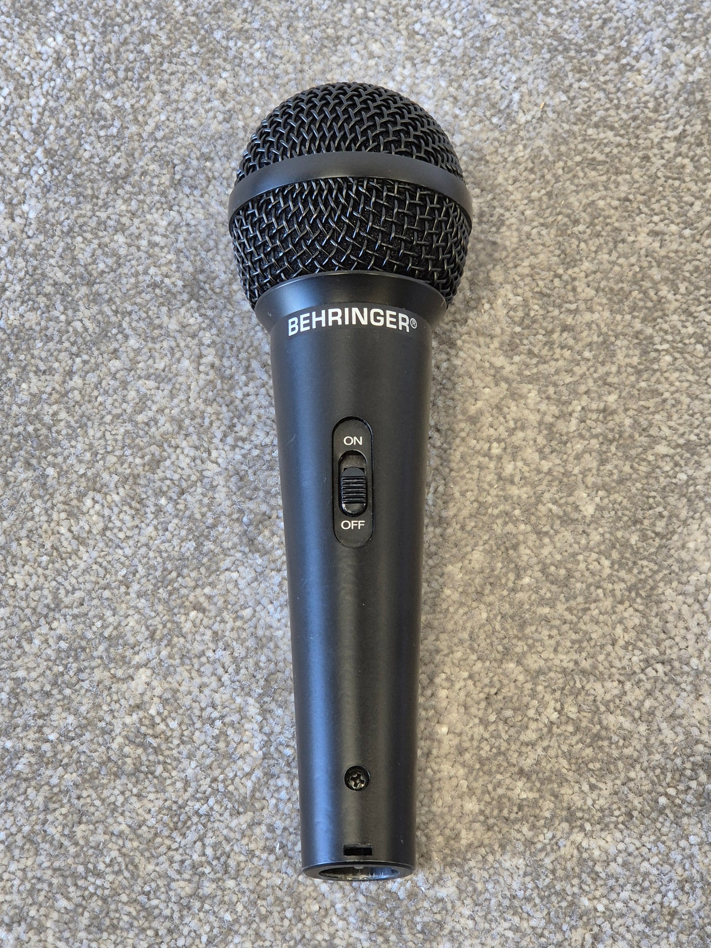 Behringer Ultravoice XM1800S - Dynamic Microphone w/ Case