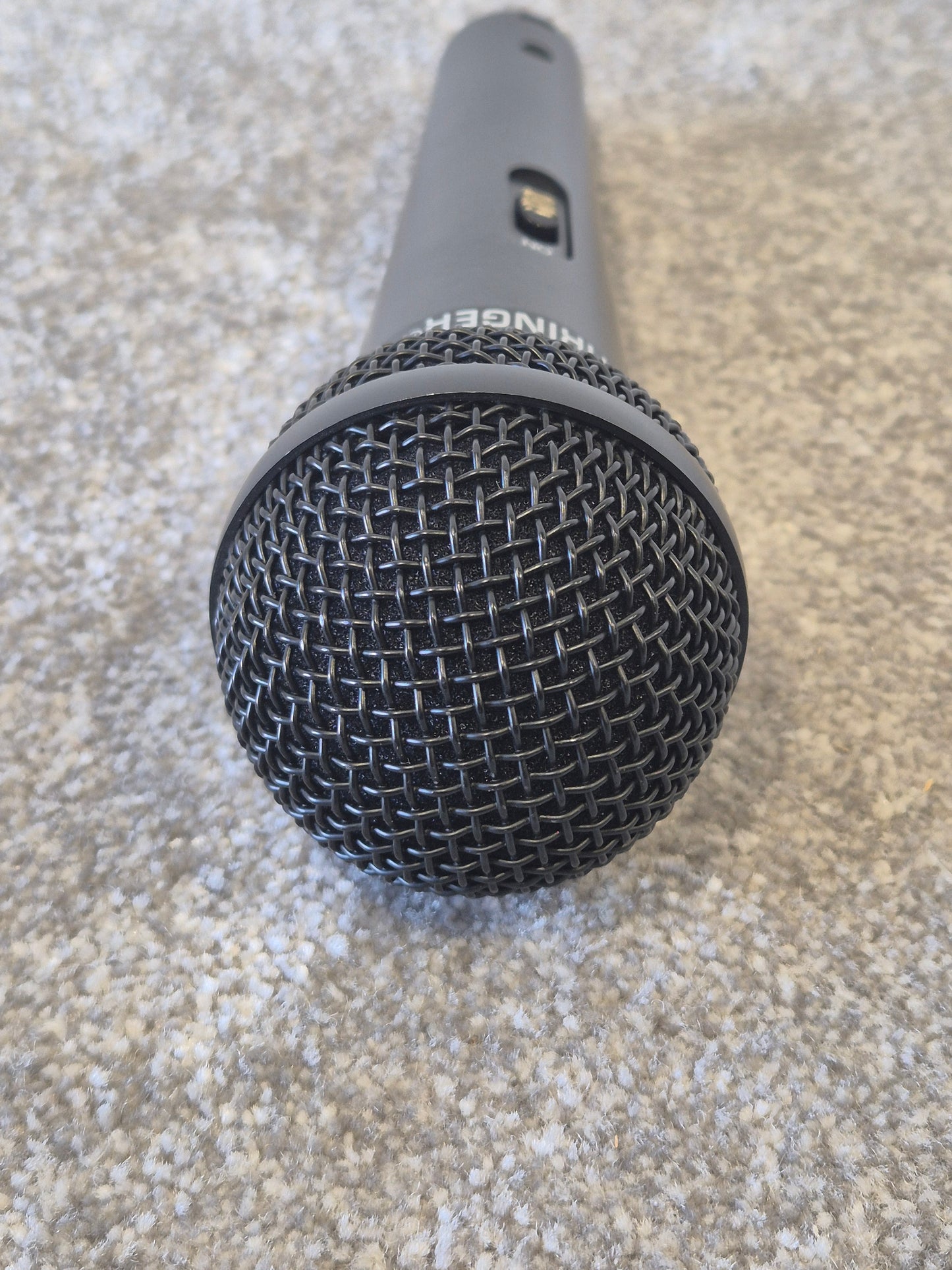 Behringer Ultravoice XM1800S - Dynamic Microphone w/ Case