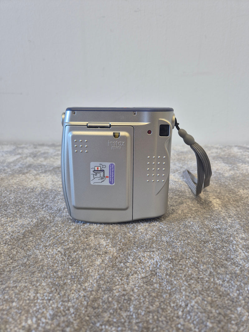 Fujifilm Instax Mini 10 - Instant Film Camera (Spares or Repairs) - image 2
