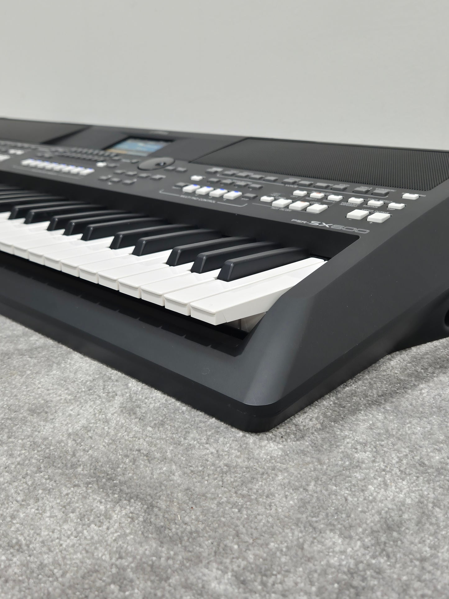 Yamaha PSR-SX600 - Portable Arranger Keyboard