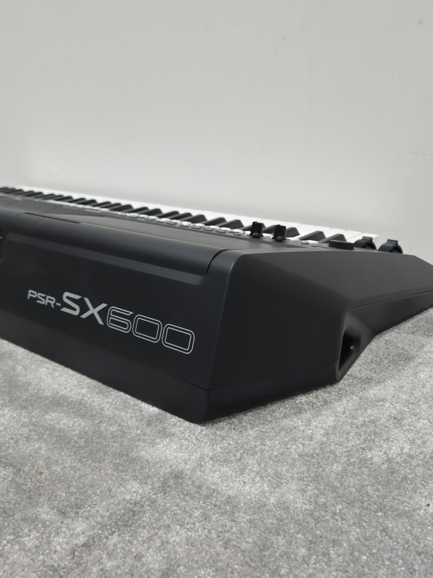 Yamaha PSR-SX600 - Portable Arranger Keyboard