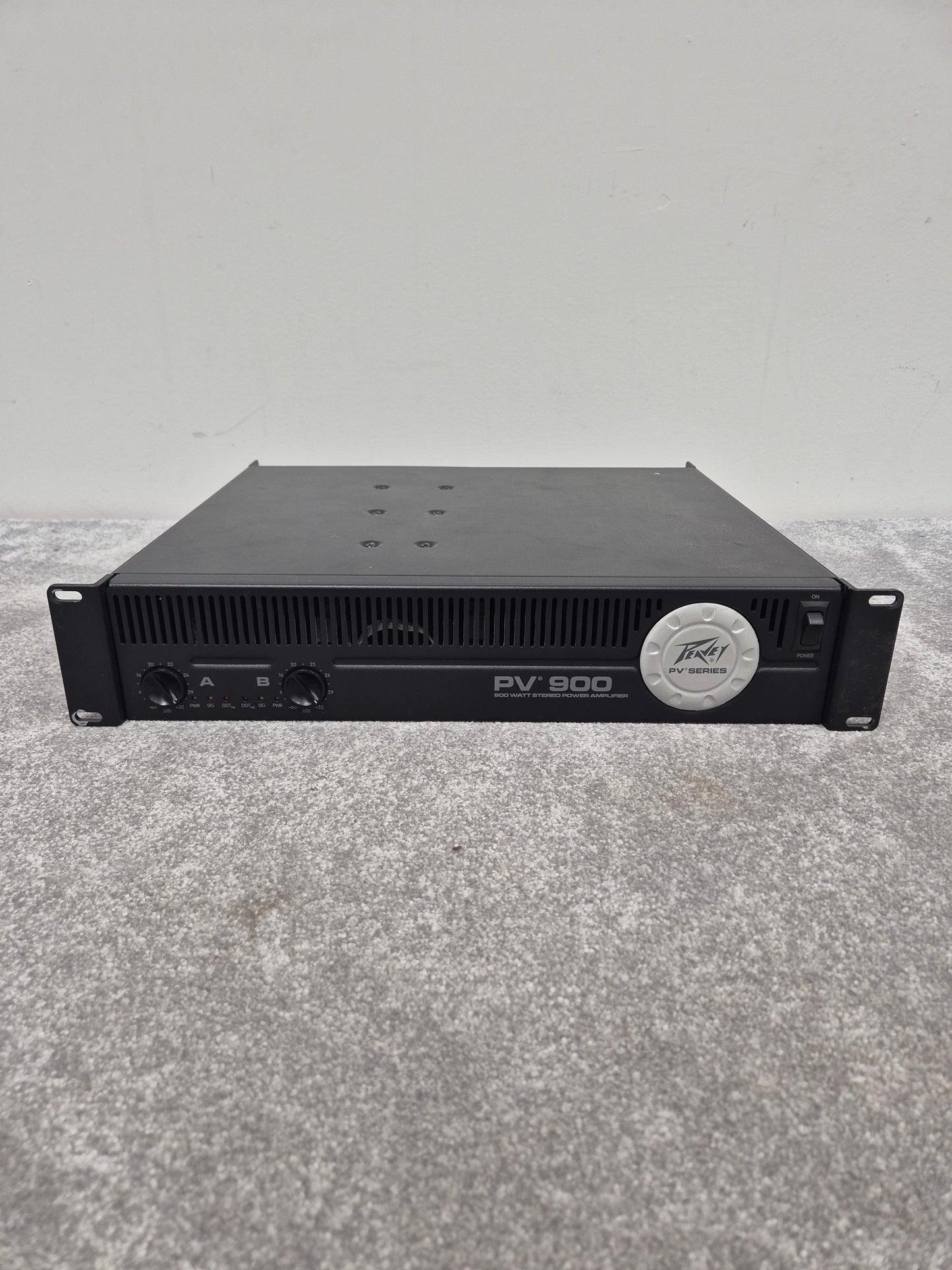 Peavey PV900 - Rackmount Stereo Power Amplifier (Spares or Repairs)