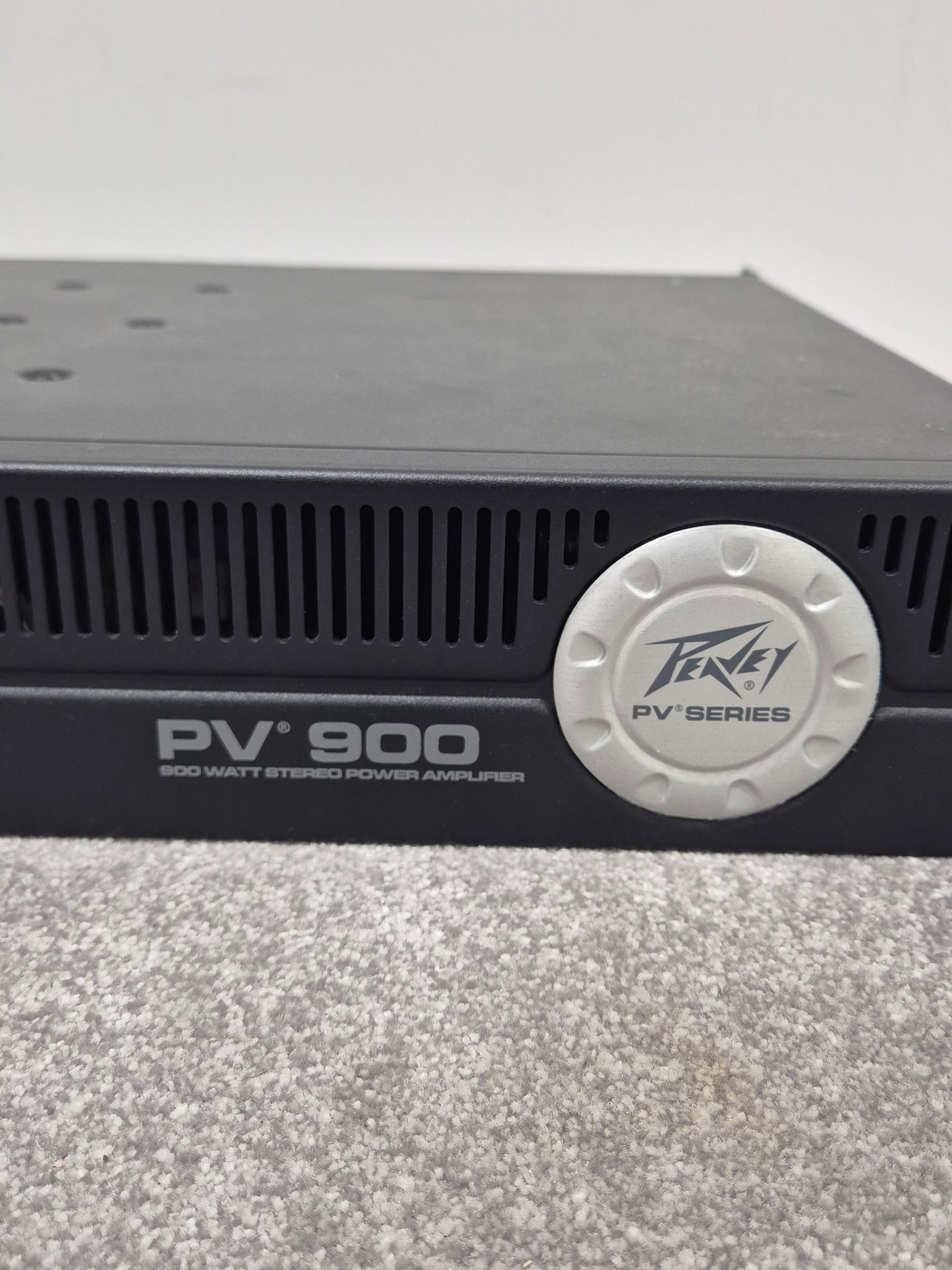 Peavey PV900 - Rackmount Stereo Power Amplifier (Spares or Repairs)