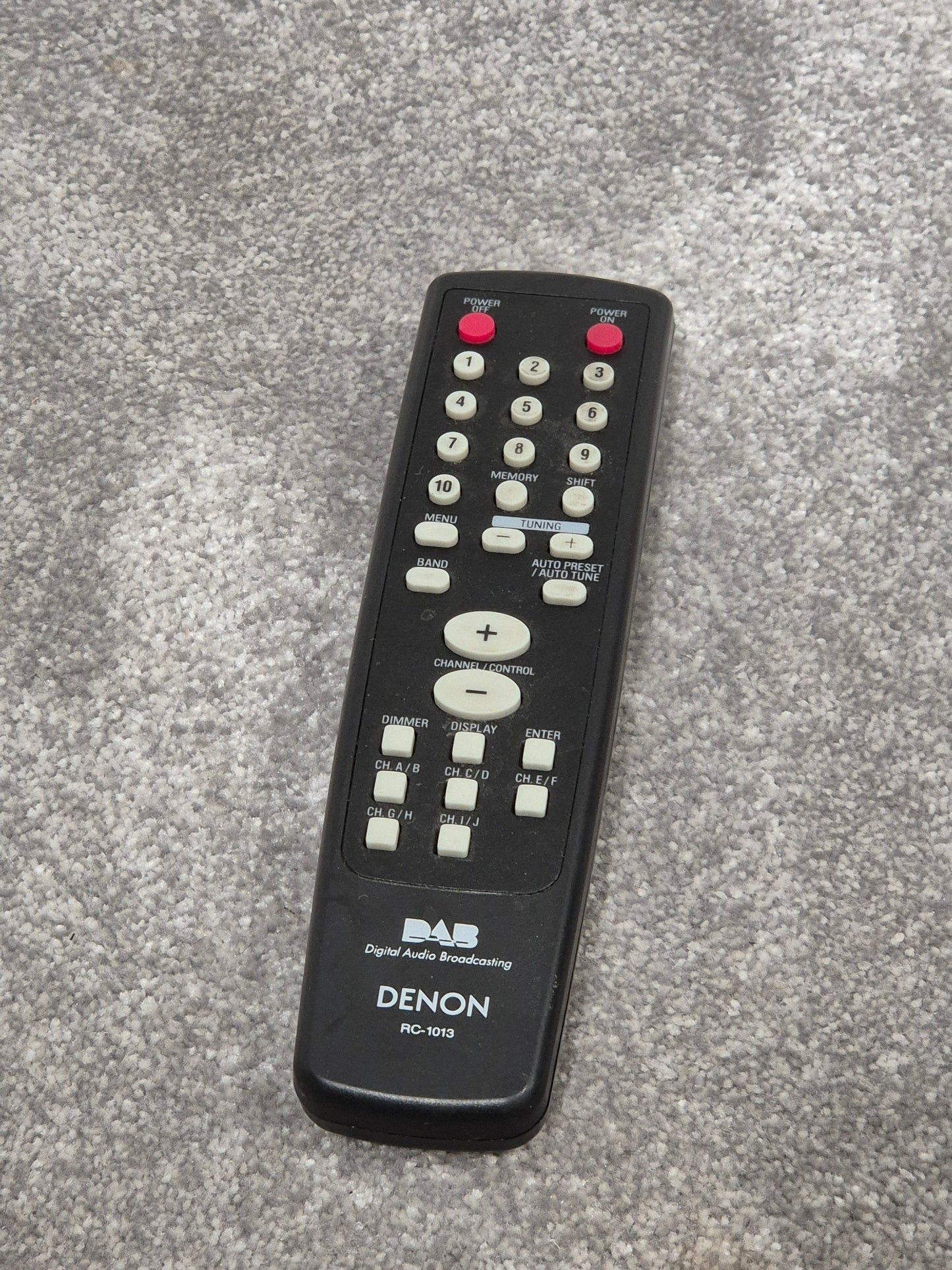 Denon AVR-2800 - Home Theater Receiver - Spares or Repair w/ Remote Control