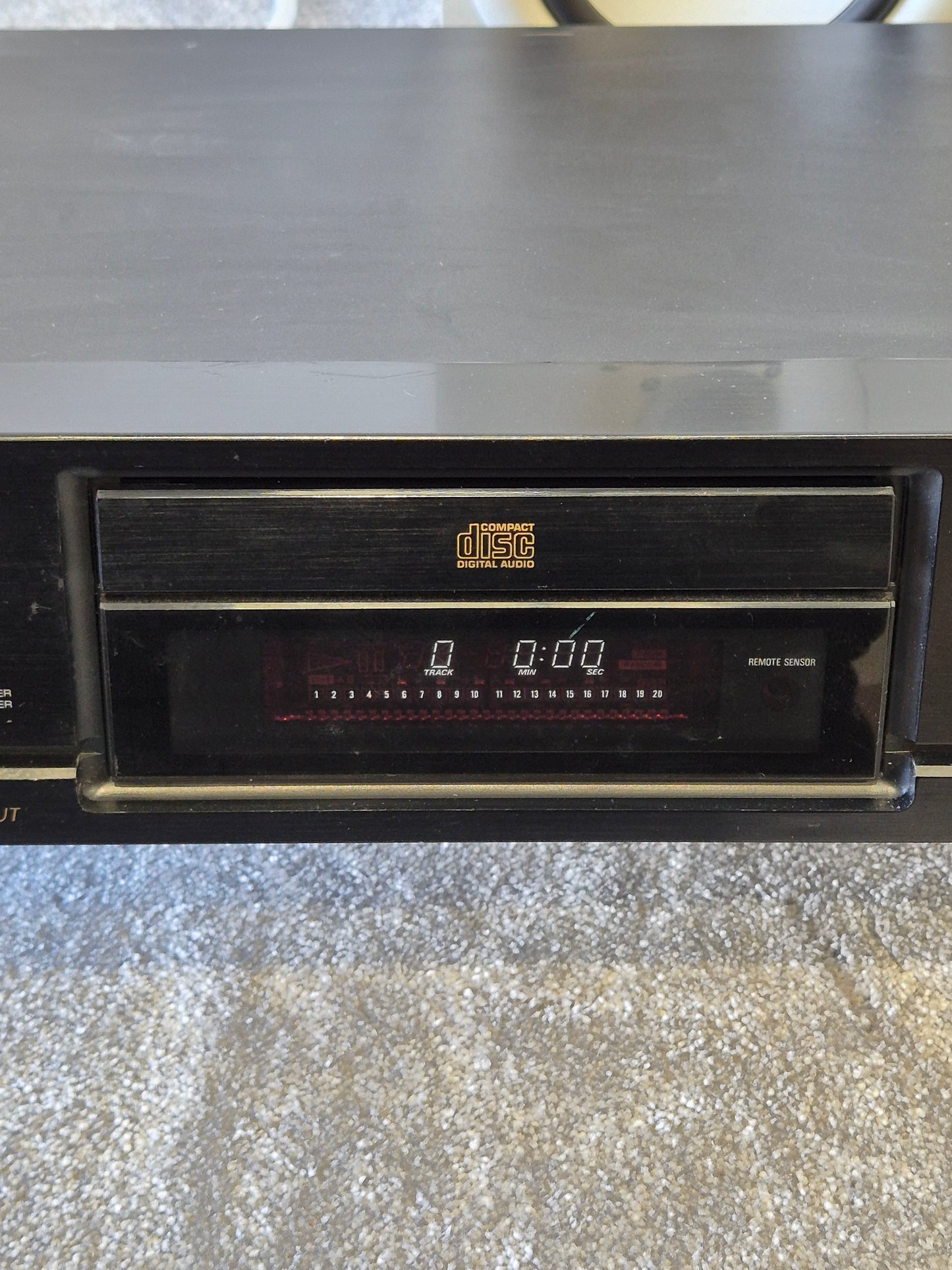 Aiwa XC-300 - Versatile Compact Disc Player