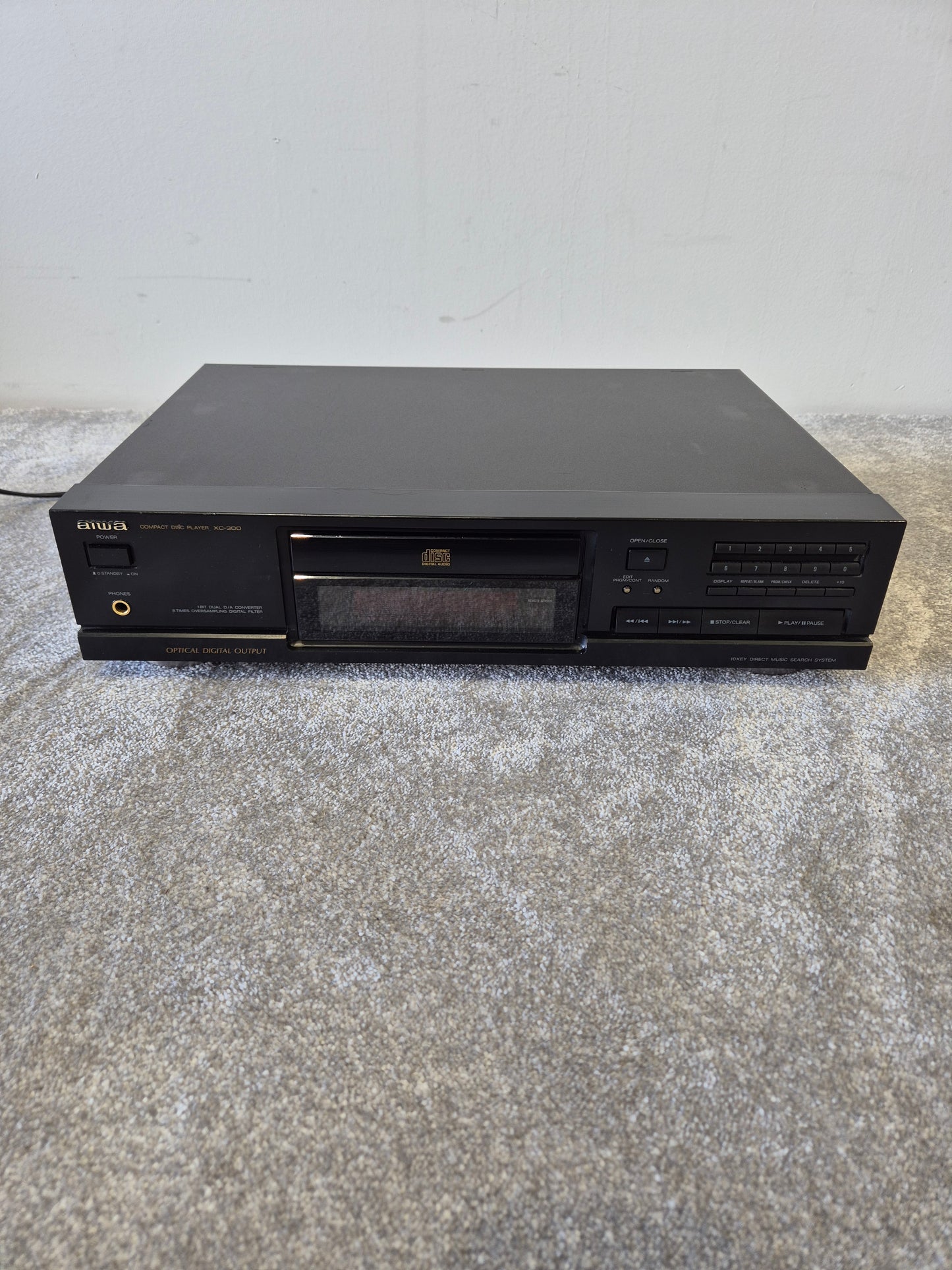 Aiwa XC-300 - Versatile Compact Disc Player