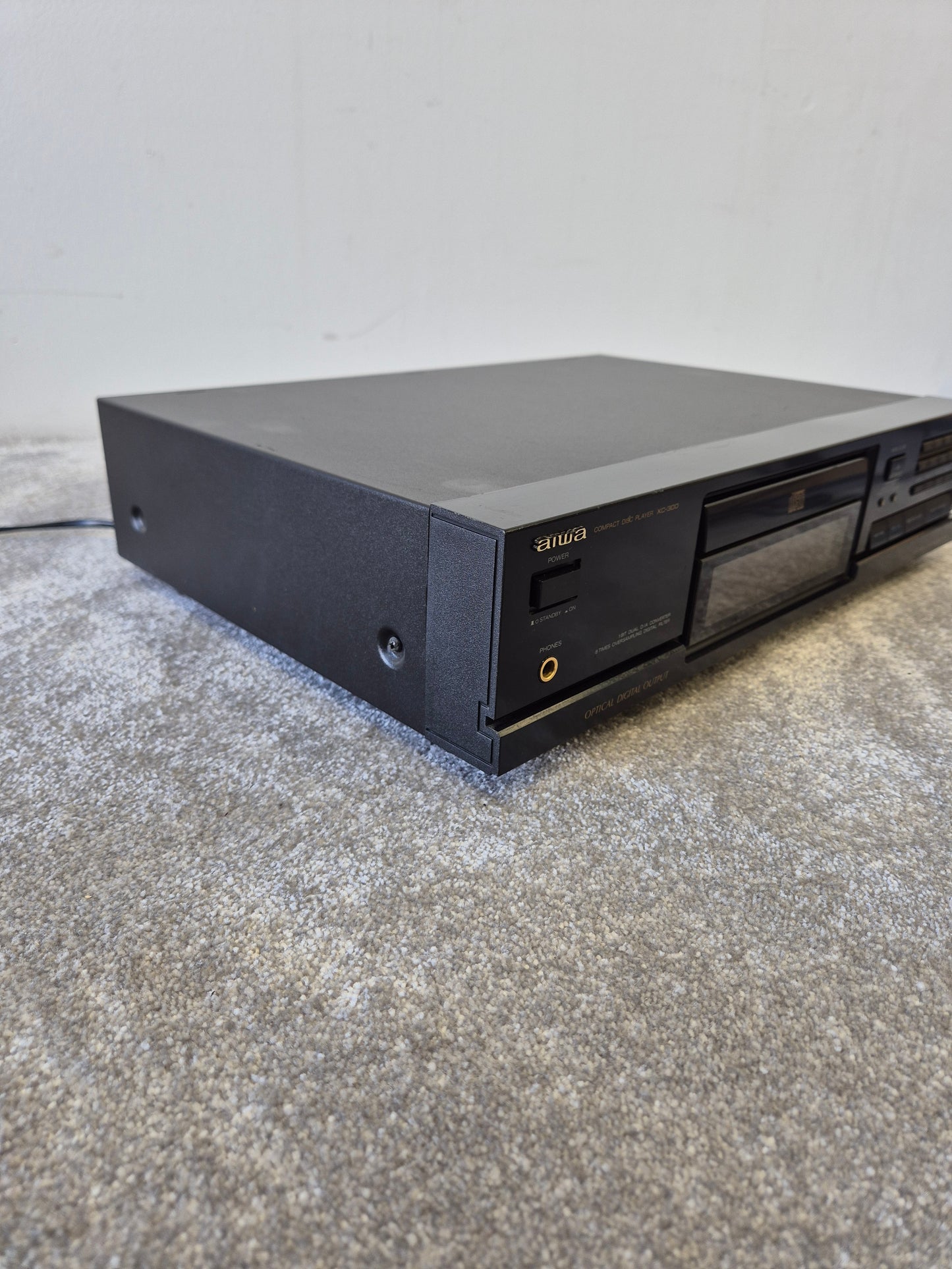 Aiwa XC-300 - Versatile Compact Disc Player