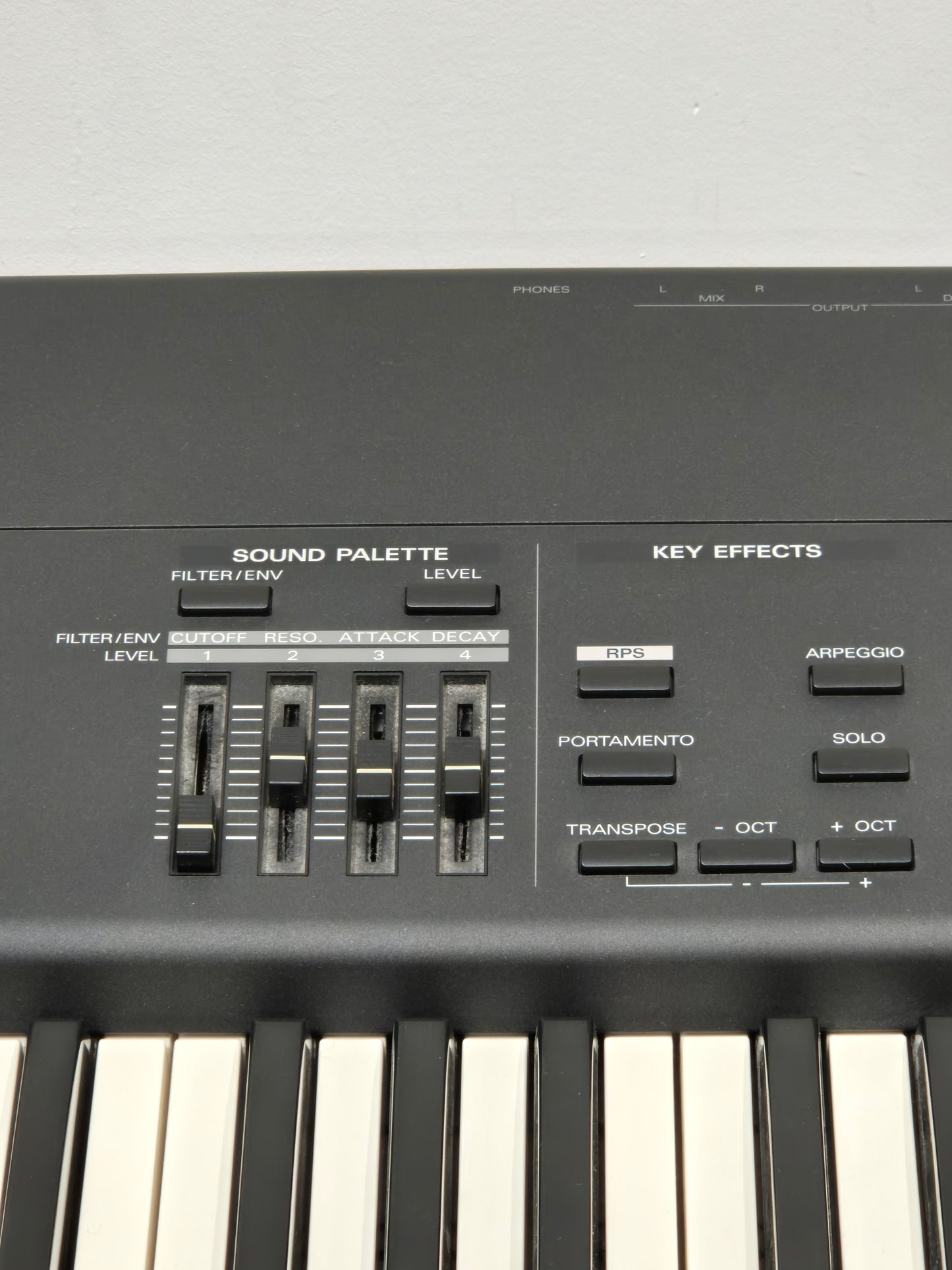 Roland XP-80 - Digital Music Workstation Synthesizer w/ Original Box Excellent