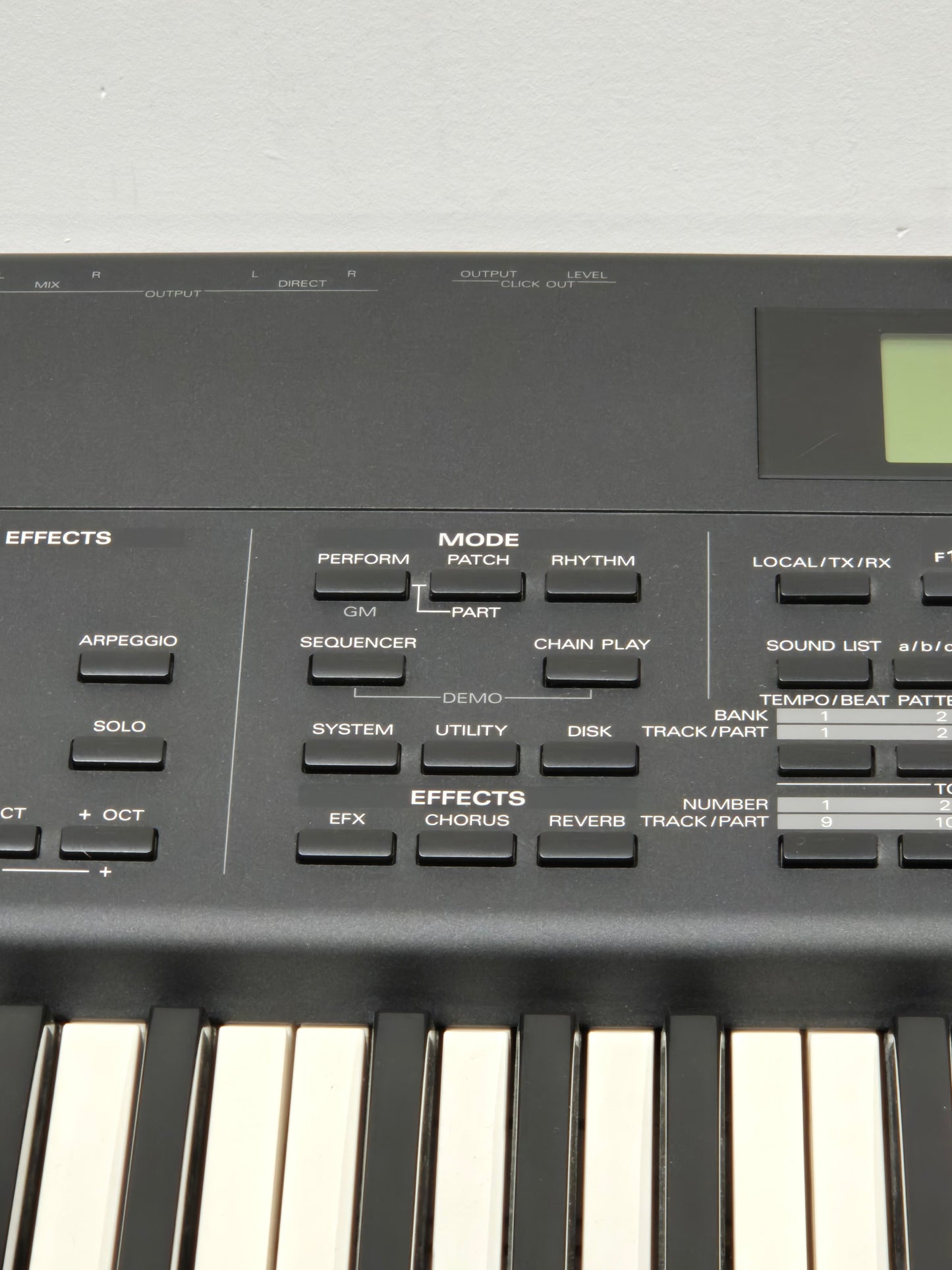 Roland XP-80 - Digital Music Workstation Synthesizer w/ Original Box Excellent