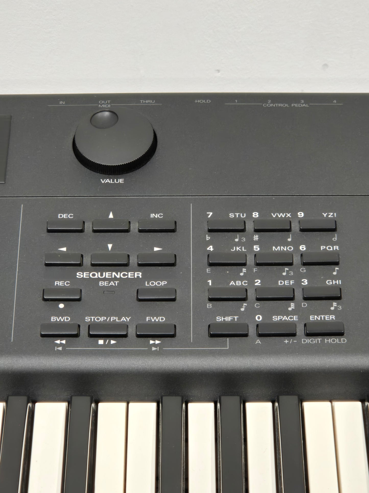 Roland XP-80 - Digital Music Workstation Synthesizer w/ Original Box Excellent