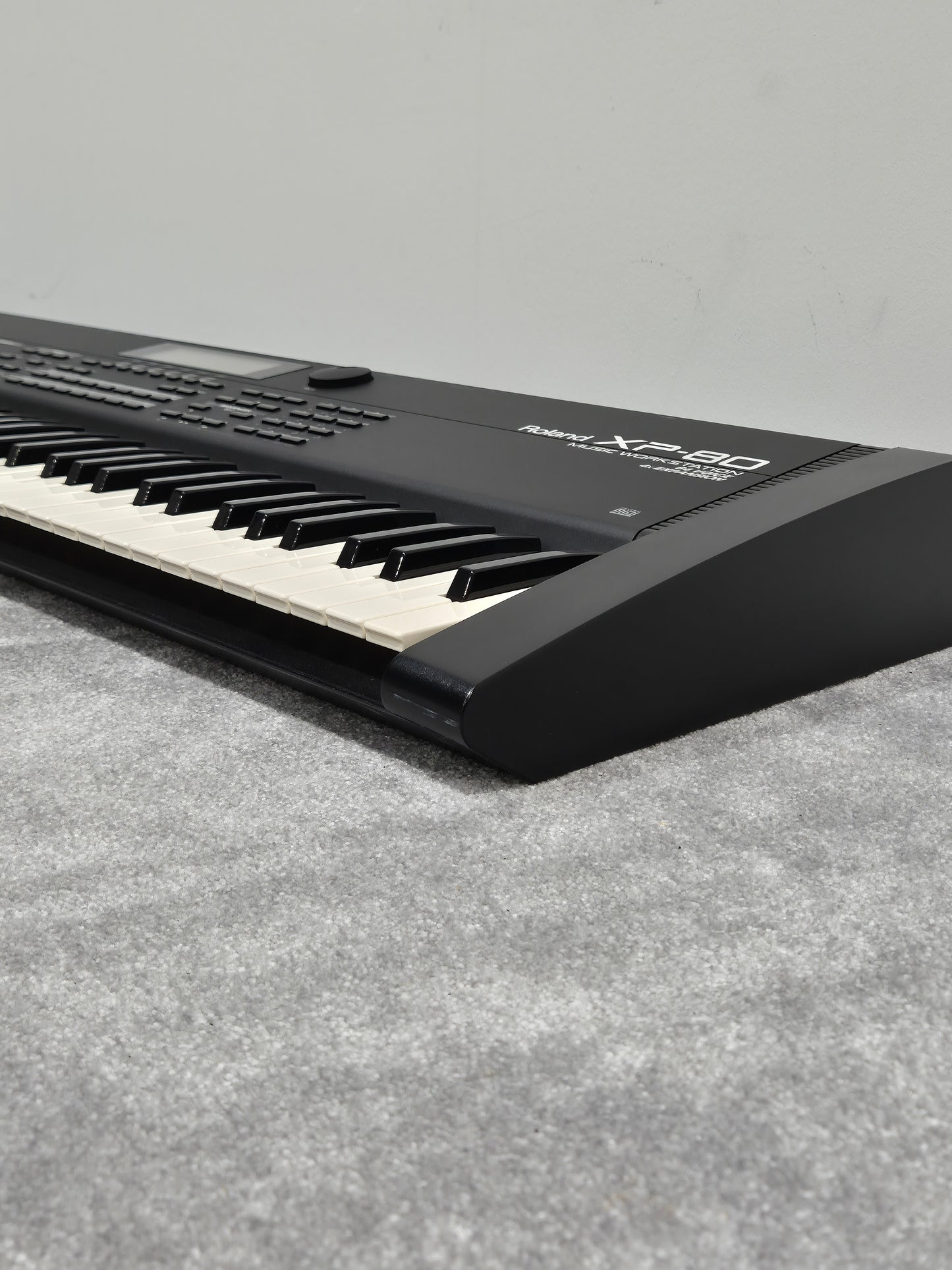 Roland XP-80 - Digital Music Workstation Synthesizer w/ Original Box Excellent