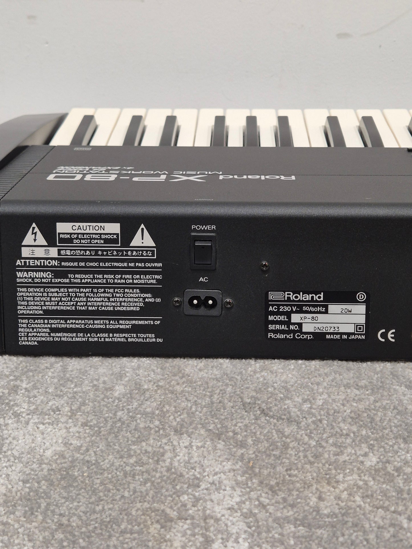 Roland XP-80 - Digital Music Workstation Synthesizer w/ Original Box Excellent