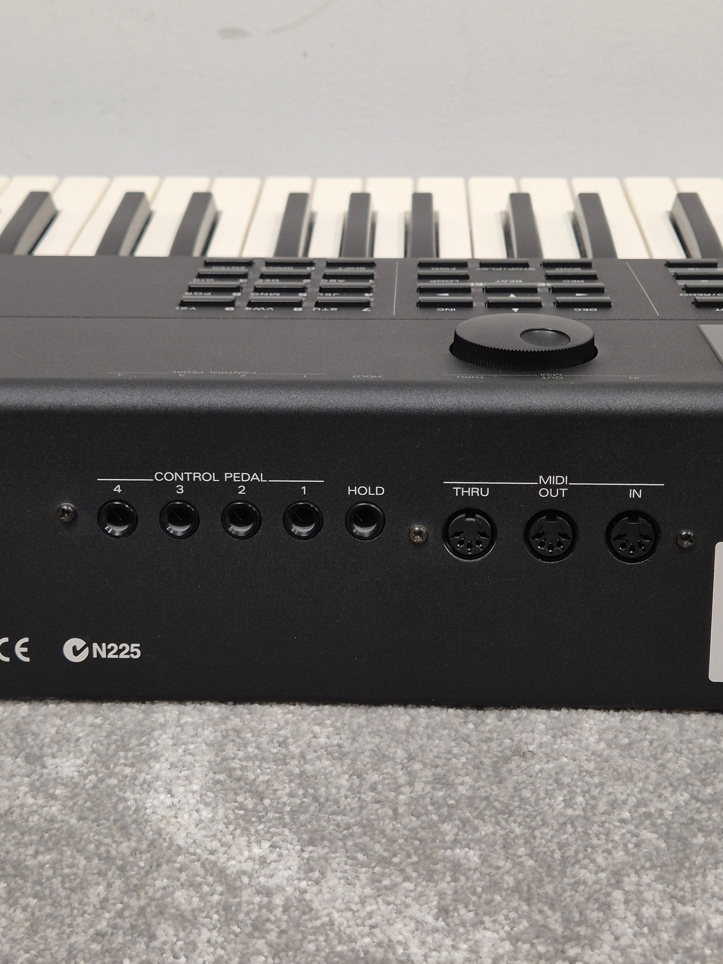 Roland XP-80 - Digital Music Workstation Synthesizer w/ Original Box Excellent