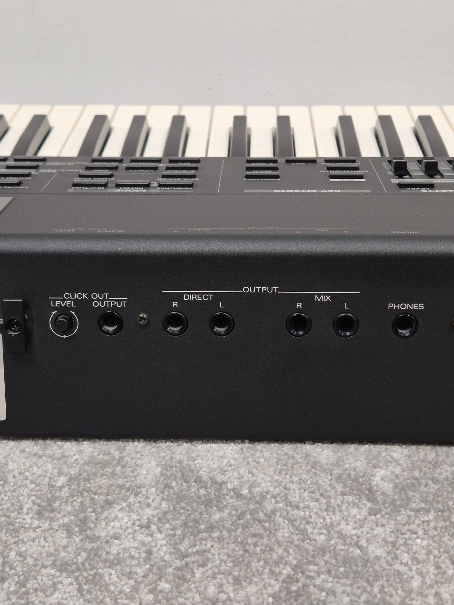 Roland XP-80 - Digital Music Workstation Synthesizer w/ Original Box Excellent