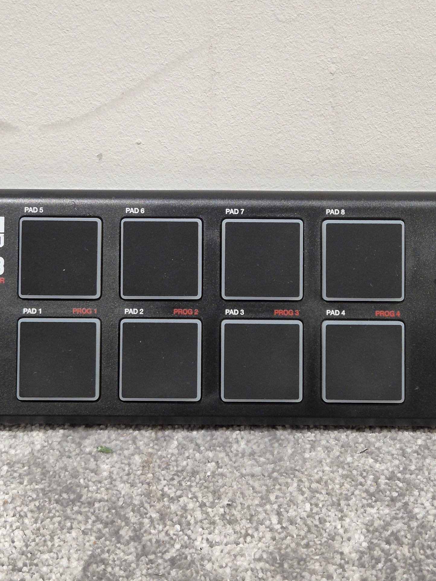 Akai LPD8 Pad Controller - Compact USB MIDI Pad