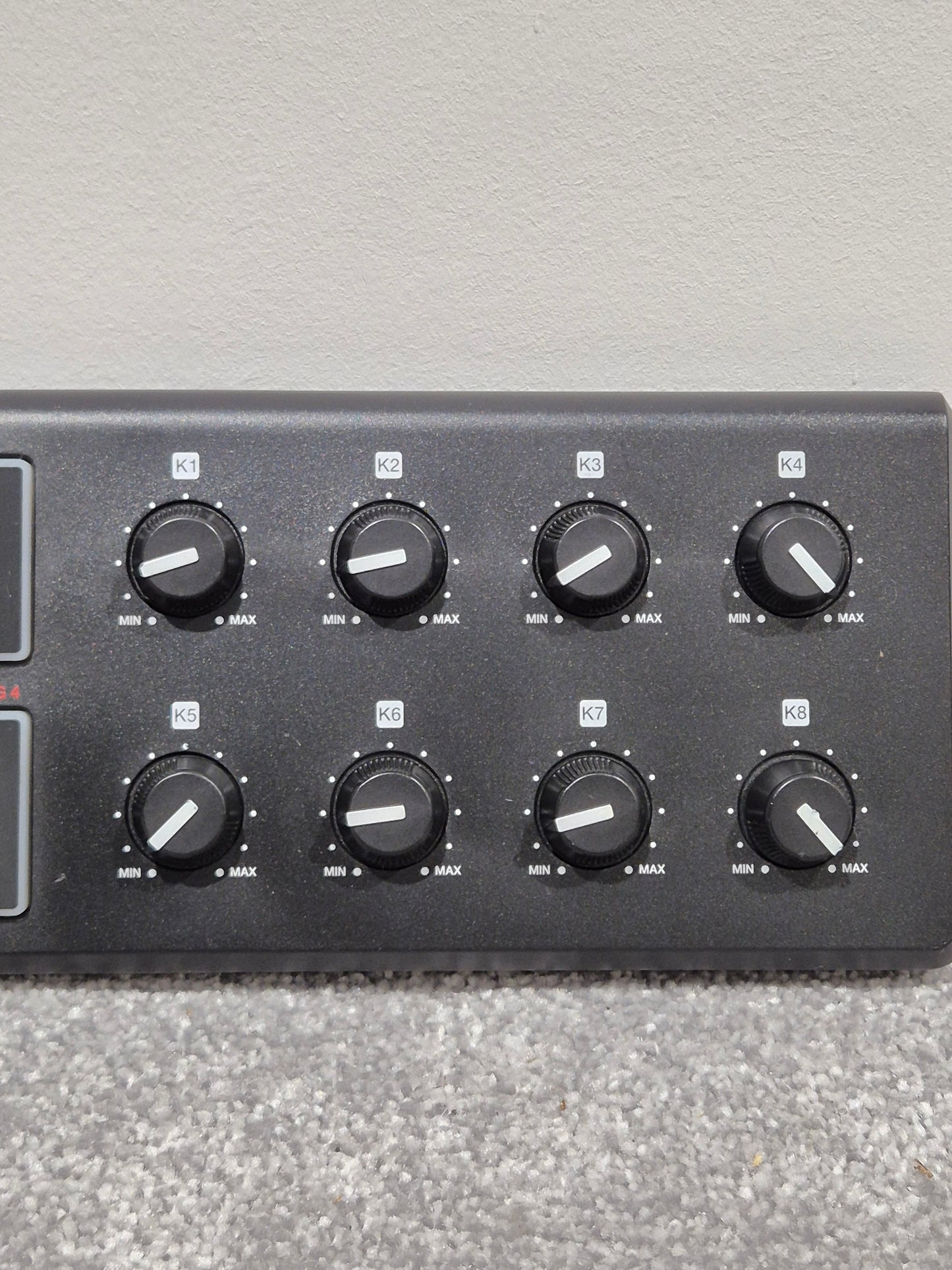 Akai LPD8 Pad Controller - Compact USB MIDI Pad
