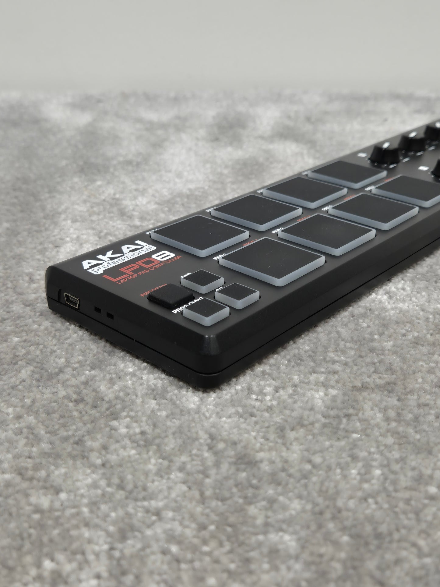 Akai LPD8 Pad Controller - Compact USB MIDI Pad